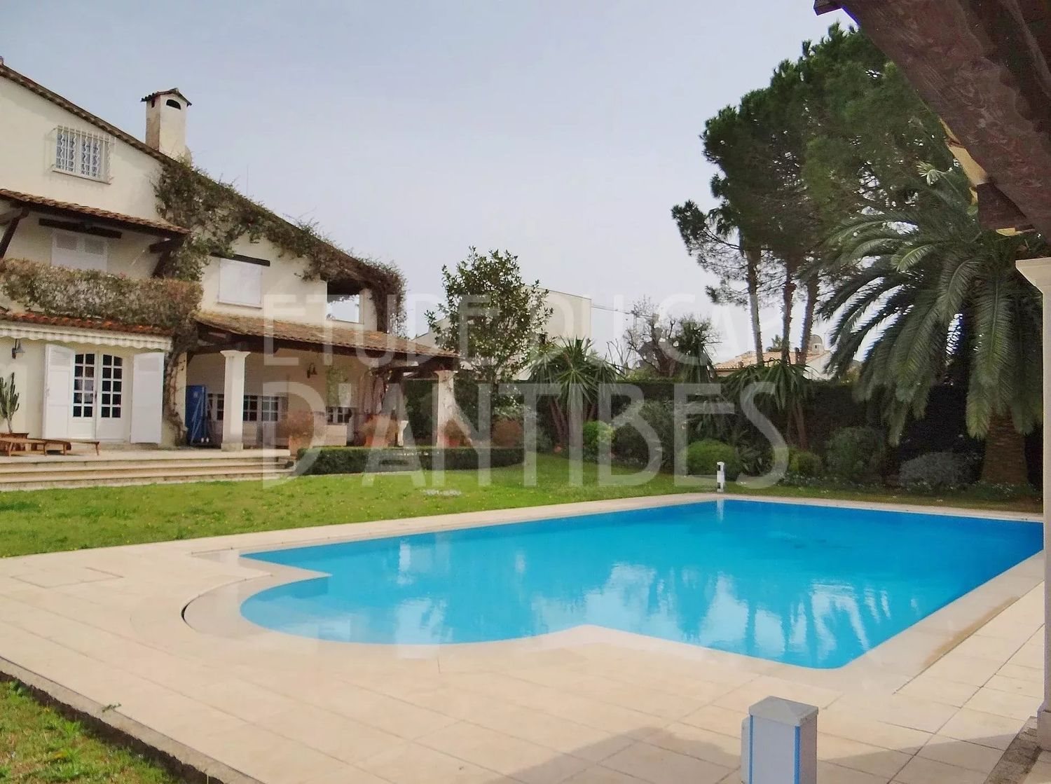 Maison à louer, 300m², Antibes