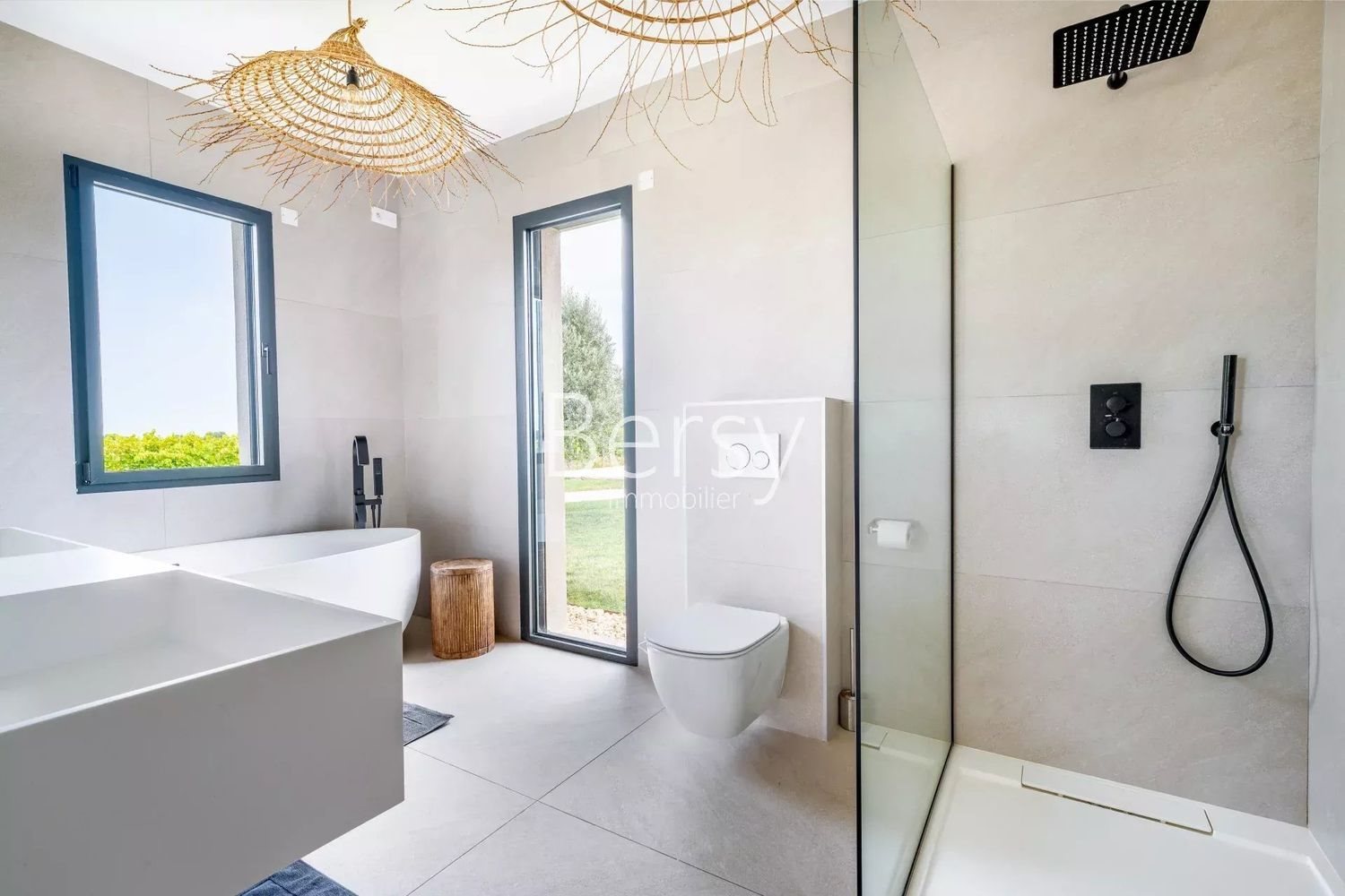 Maison à louer, 240m², Mazan