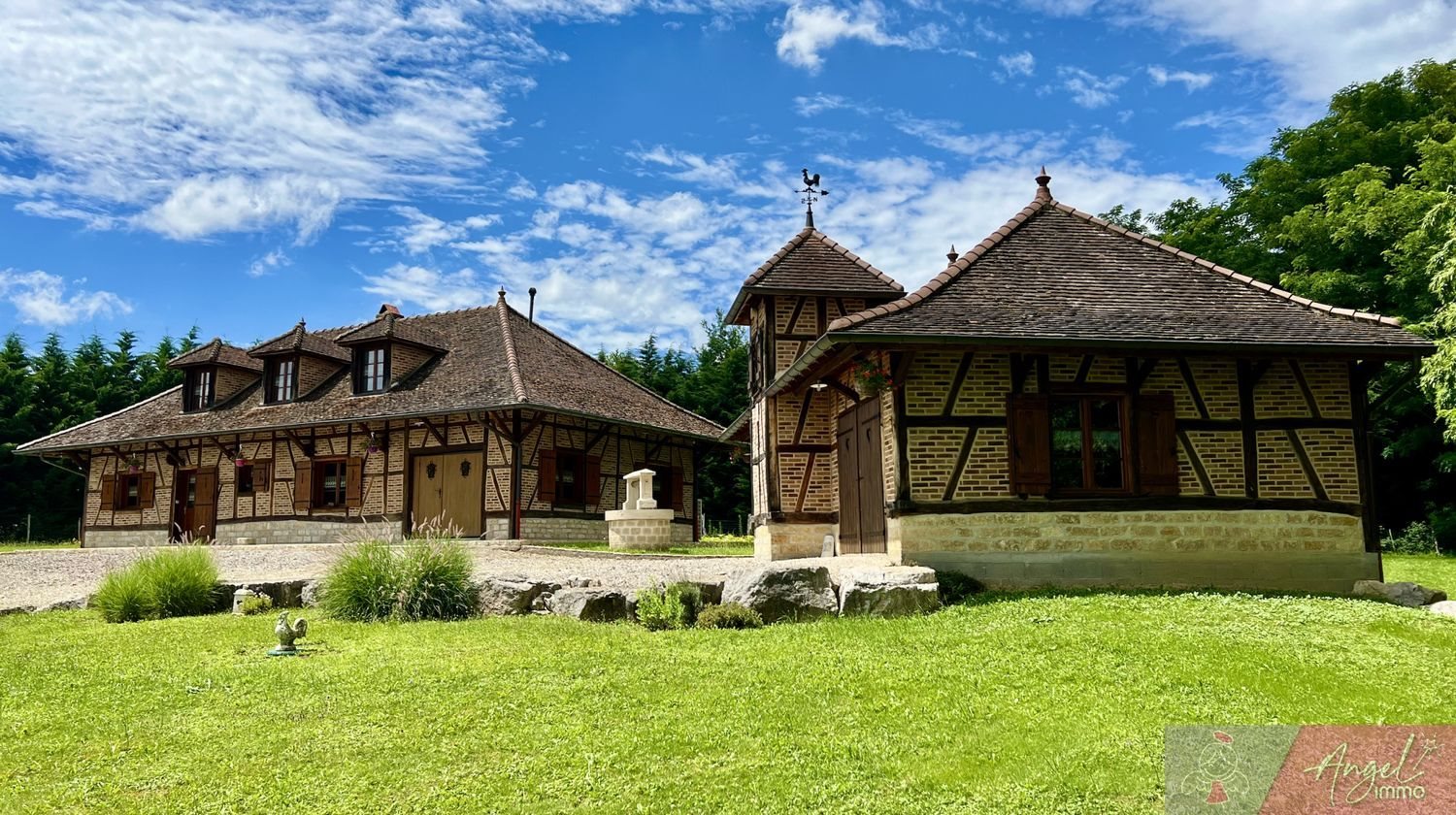 Maison à vendre, 226m², Lons-le-Saunier