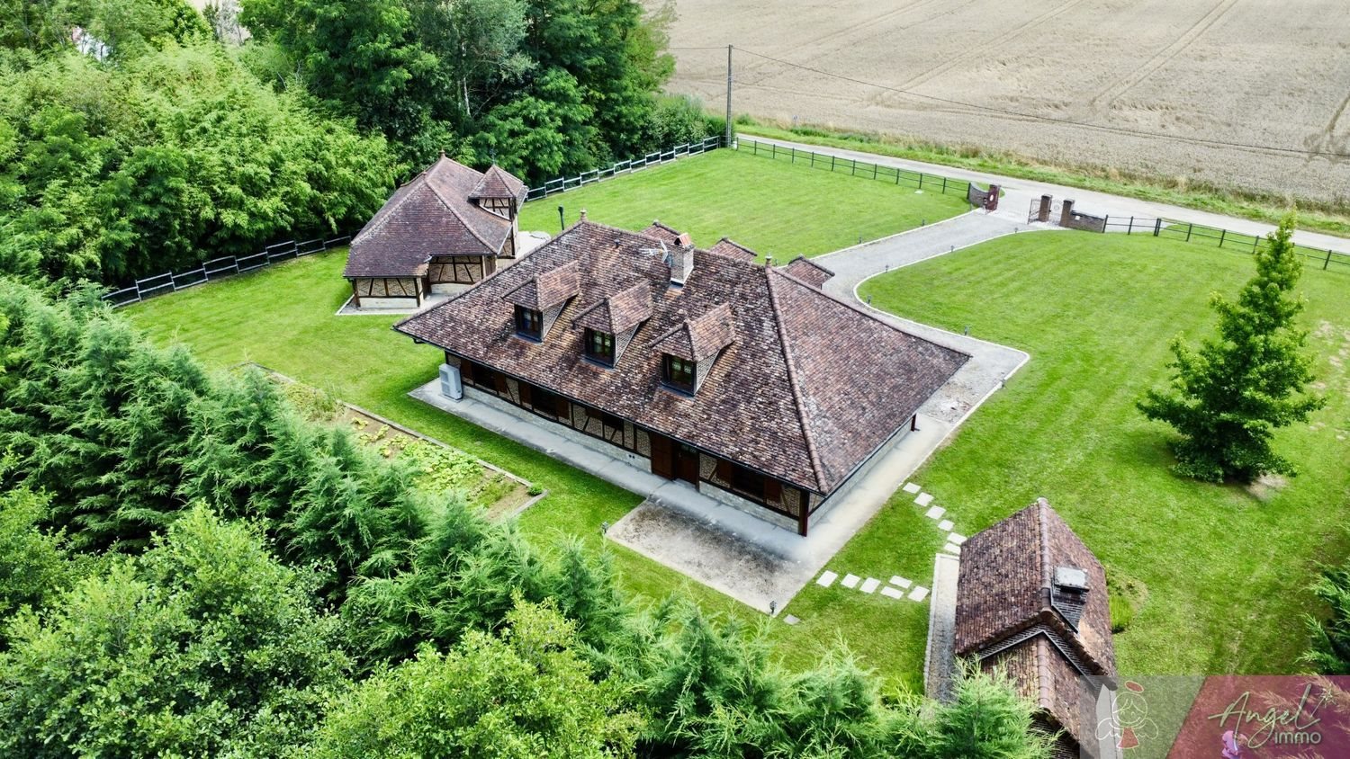 Maison à vendre, 226m², Lons-le-Saunier