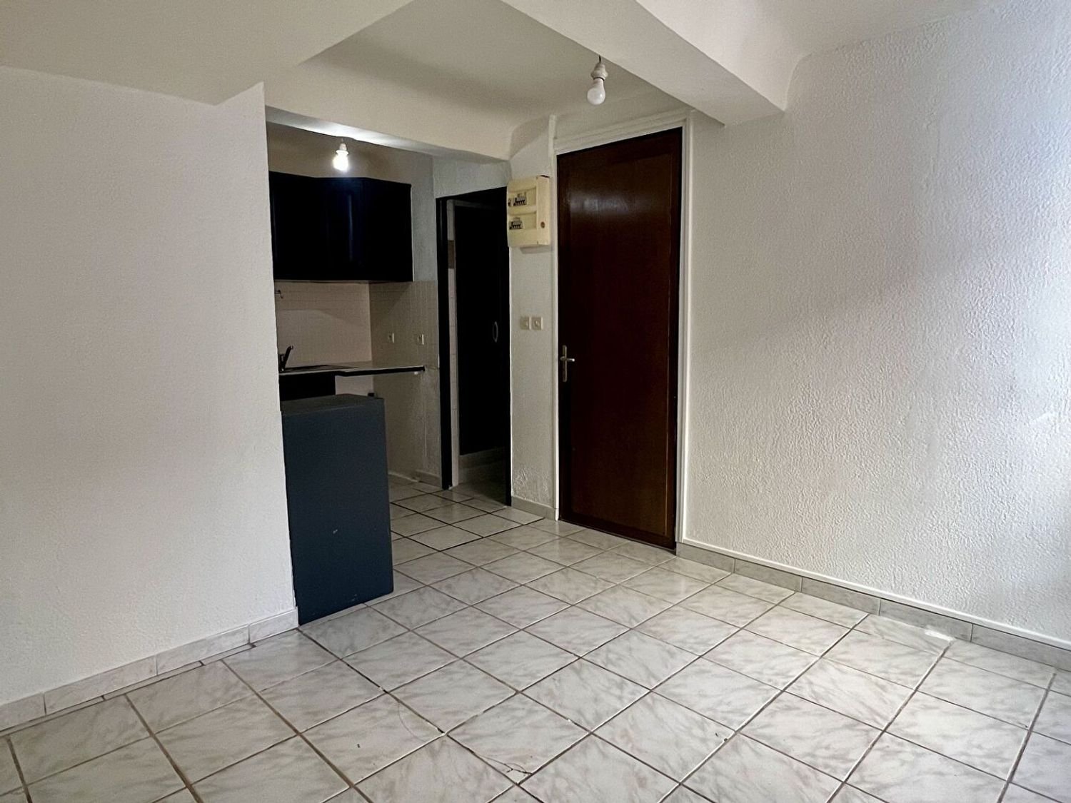 Appartement à louer, 31m², La Roquebrussanne