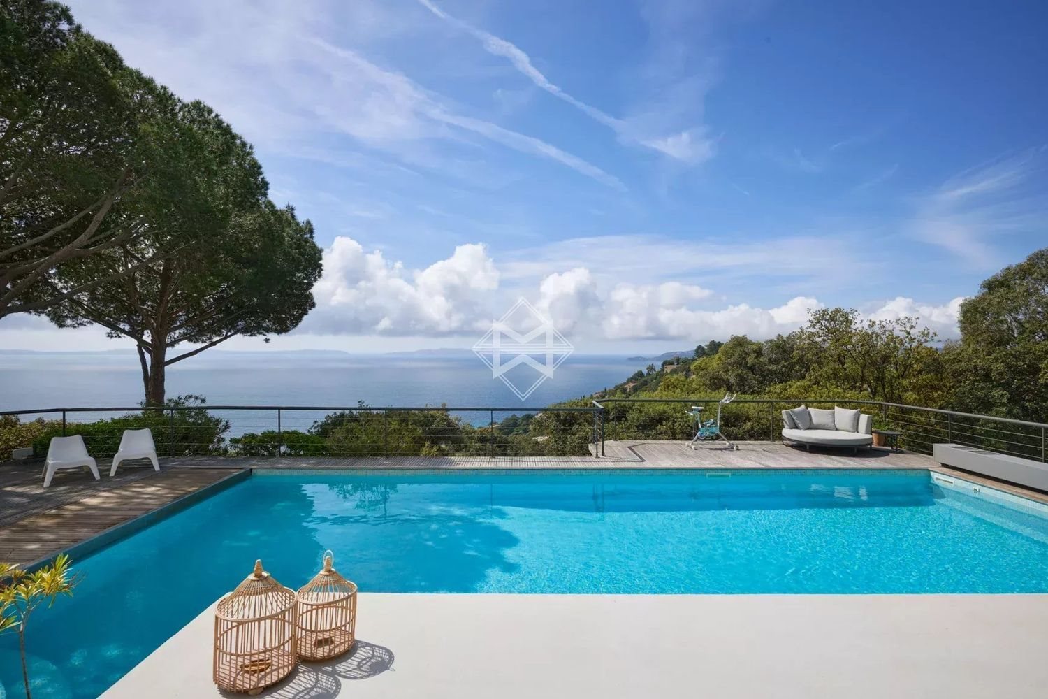 Maison à louer, 340m², Le Lavandou