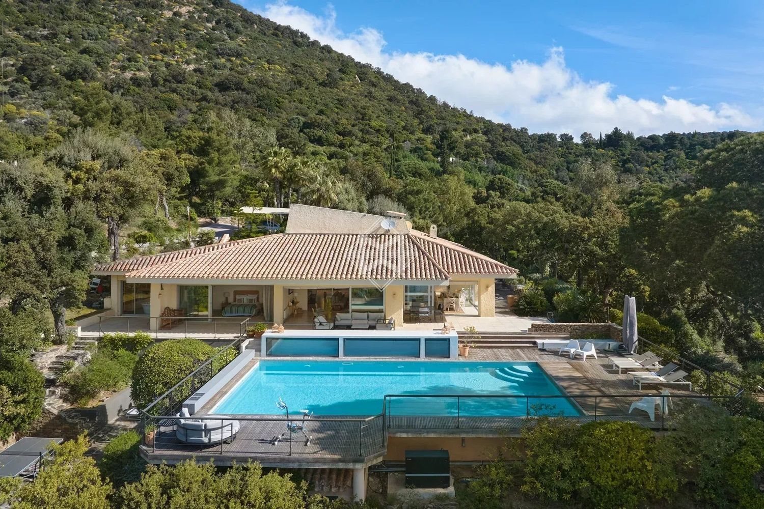 Maison à louer, 340m², Le Lavandou
