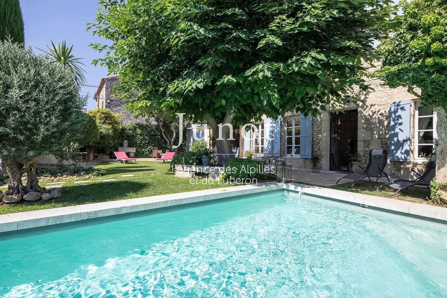 Maison à louer, 220m², Maillane