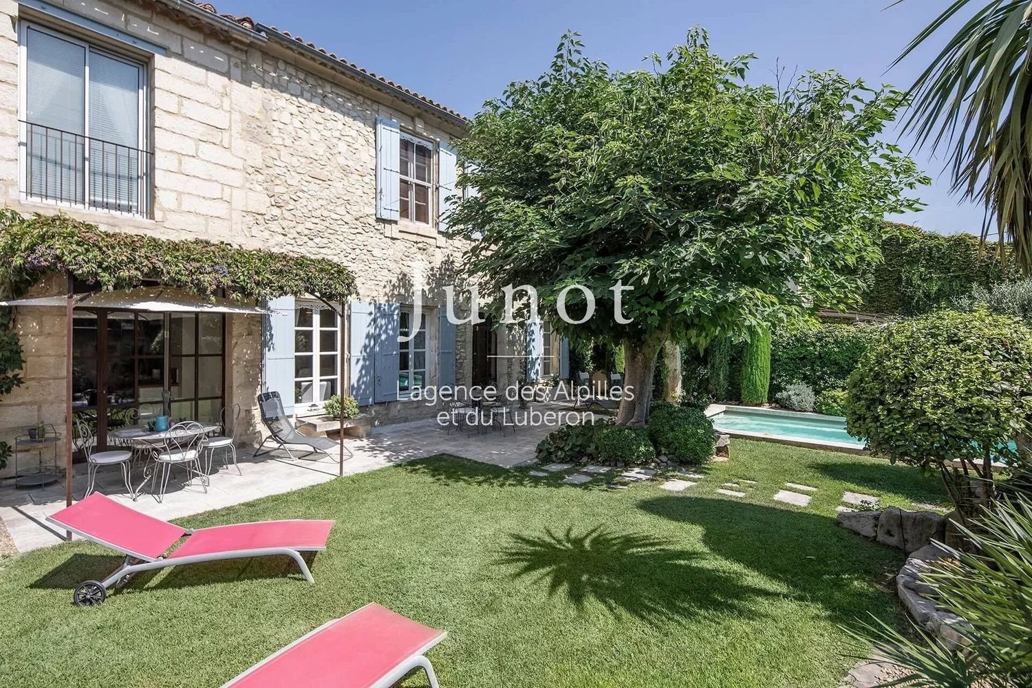Maison à louer, 220m², Maillane