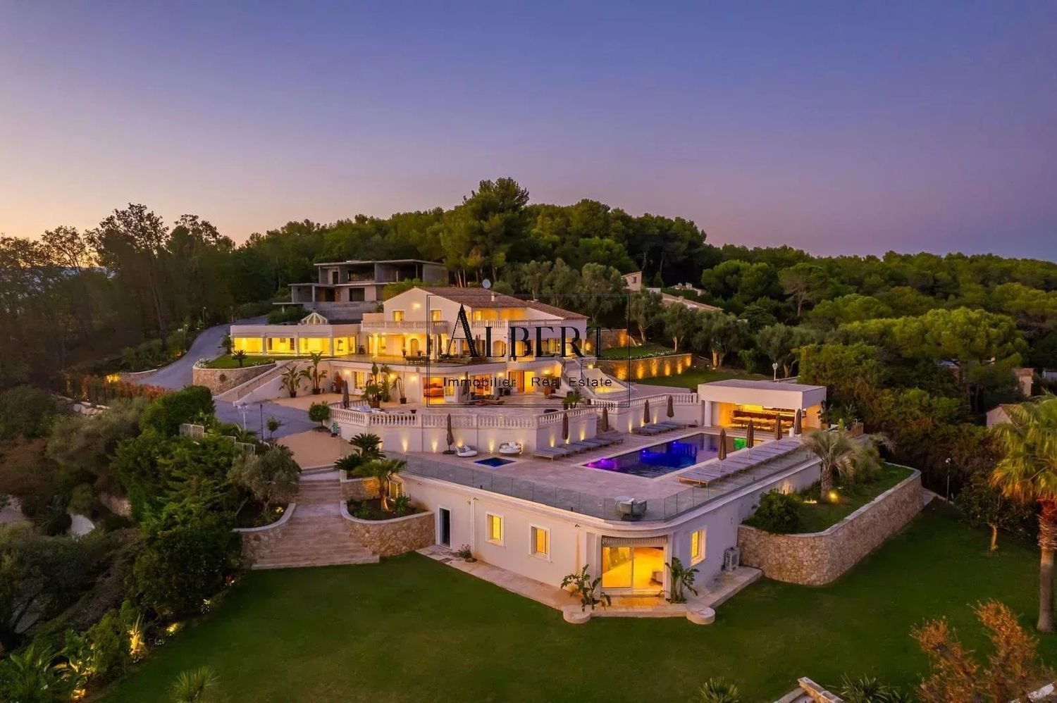 Maison à louer, 1400m², Mougins