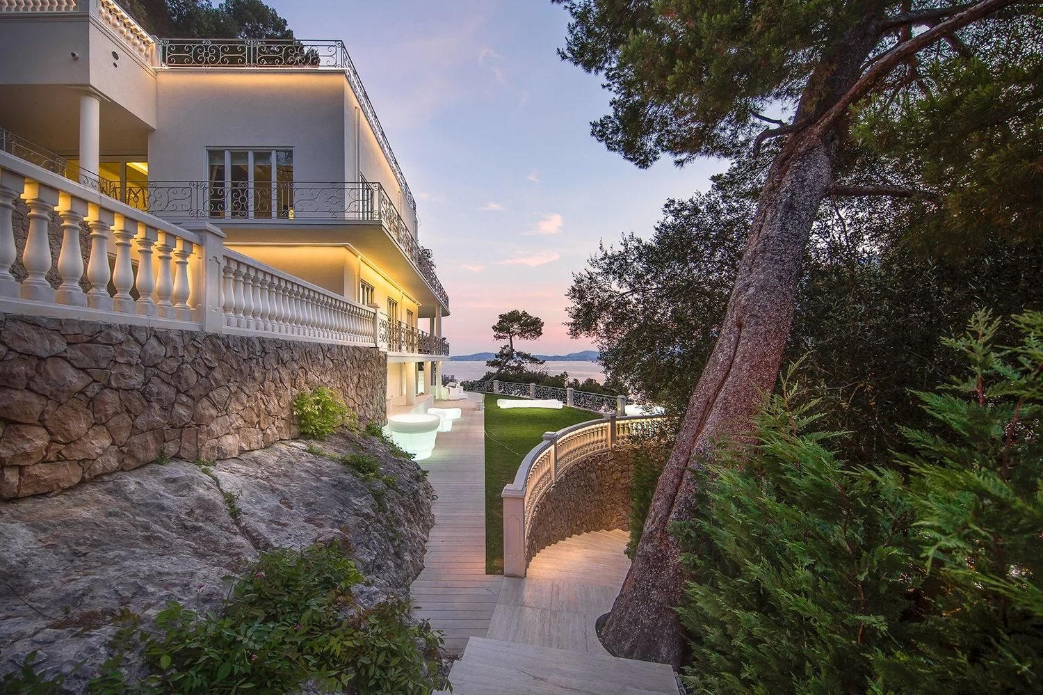 Maison à louer, 588m², Cap-d'Ail