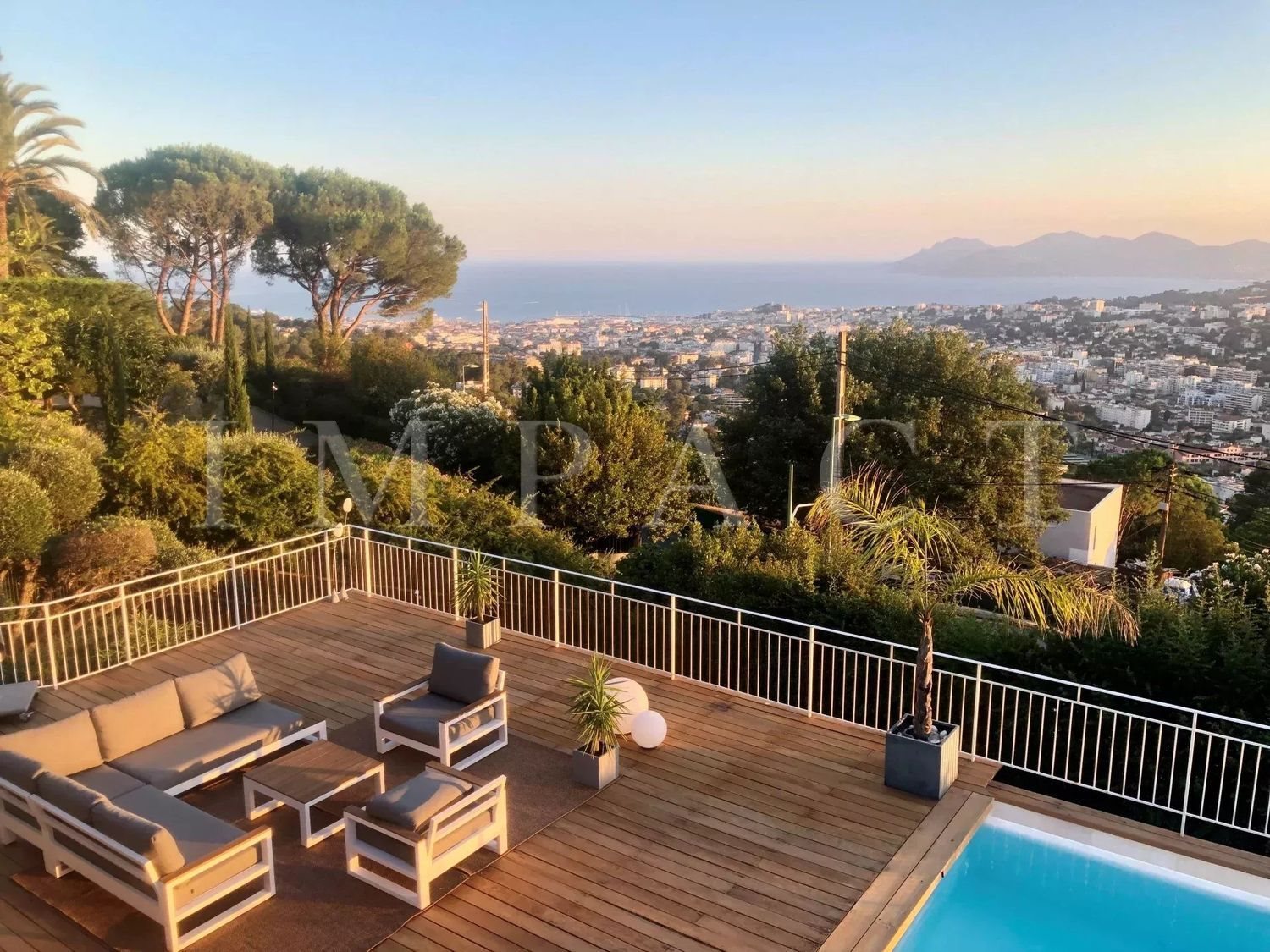 Maison à louer, 300m², Le Cannet