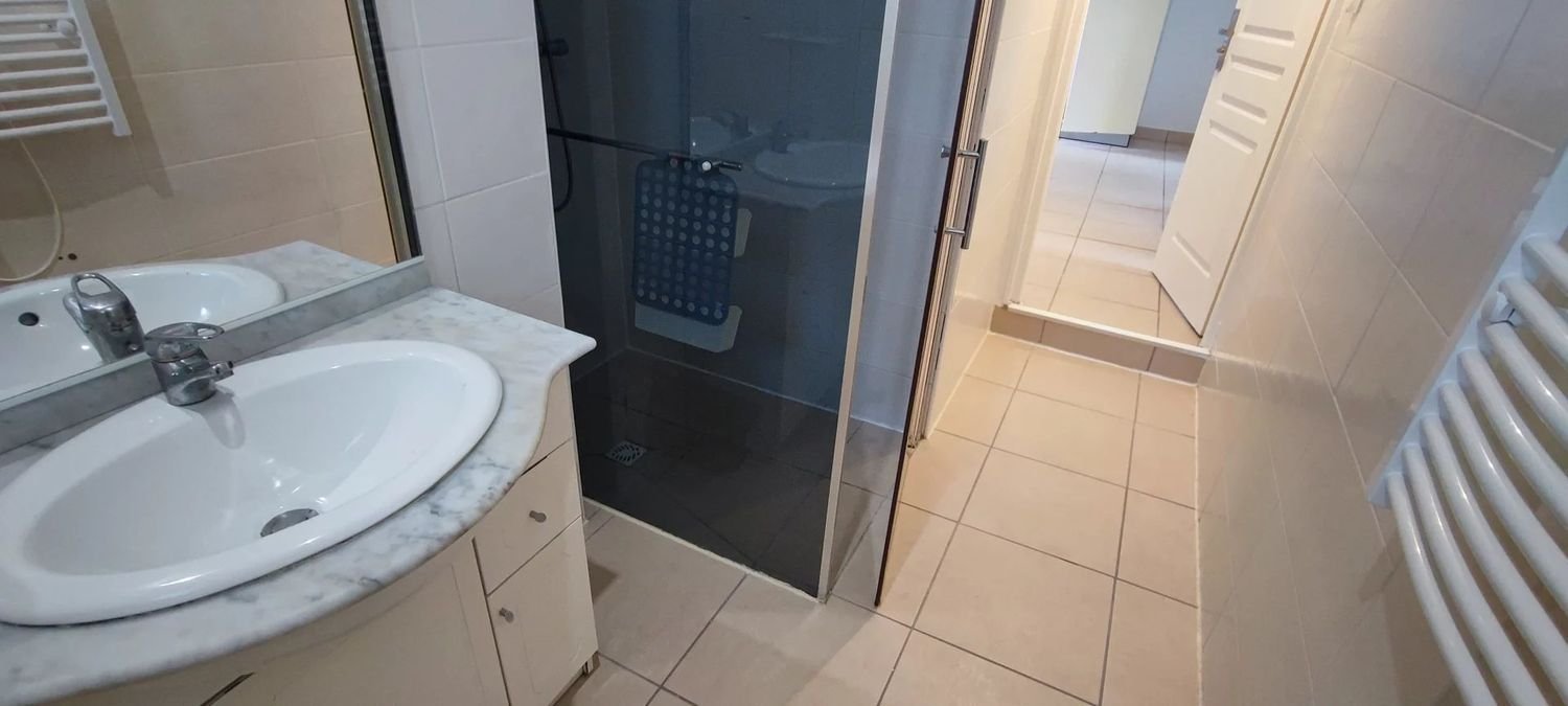 Appartement à louer, 40m², Plomodiern