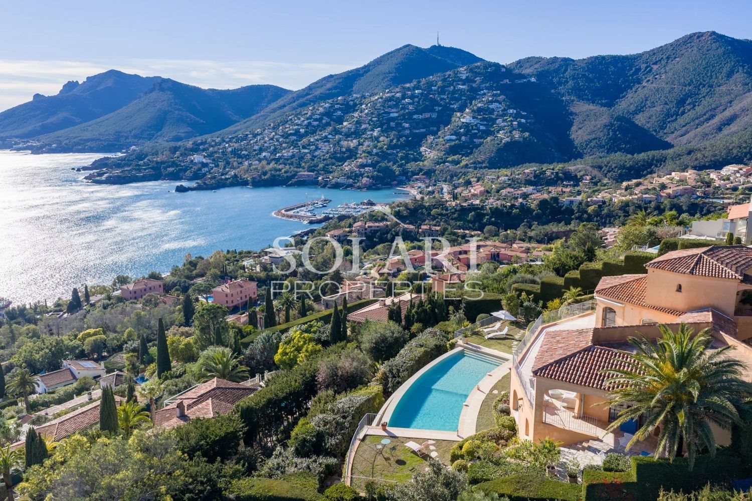 Maison à louer, 300m², Théoule-sur-Mer