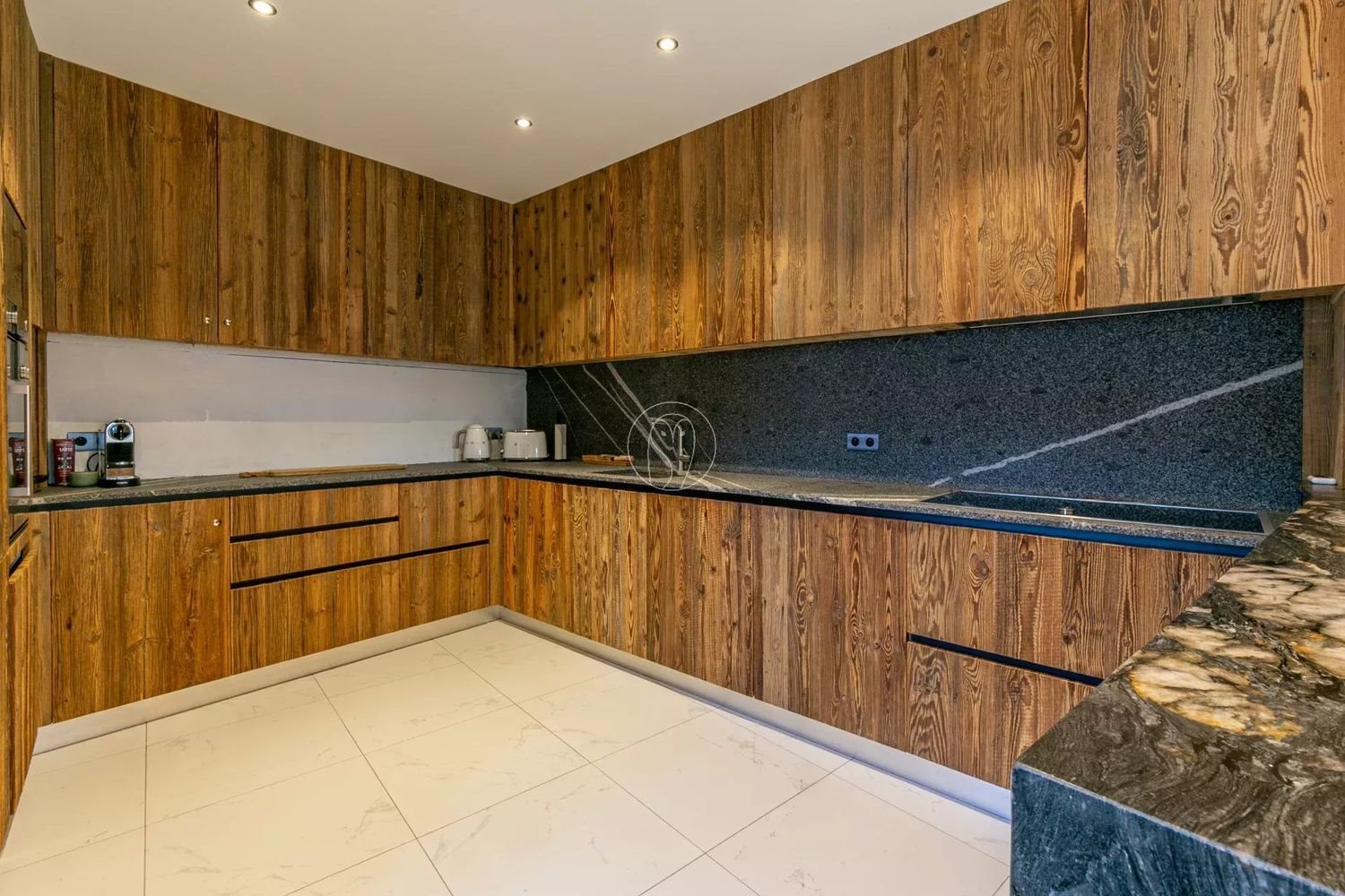 Appartement à louer, 211m², Megève