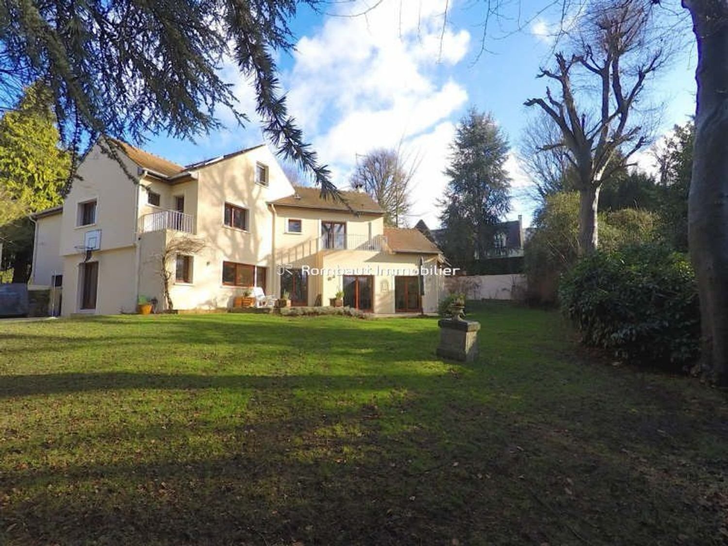 Maison à louer, 219m², La Celle-Saint-Cloud