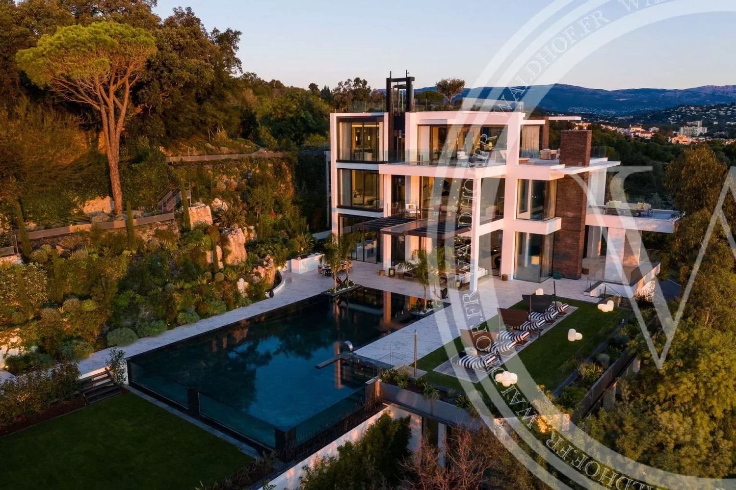 Maison à louer, 1100m², Cannes