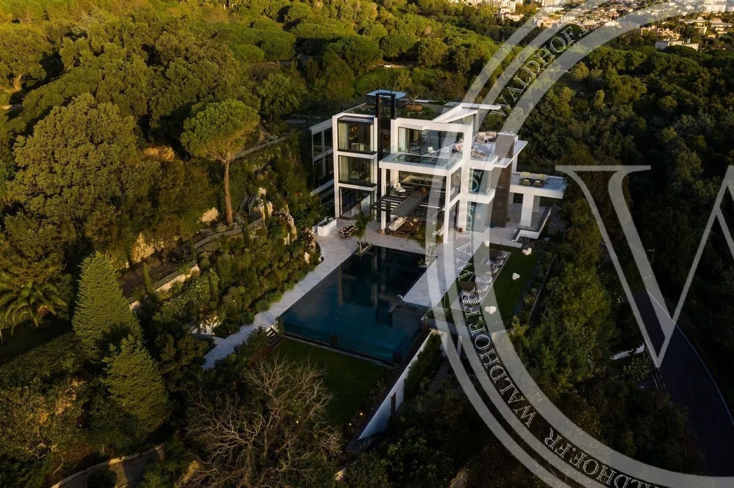 Maison à louer, 1100m², Cannes