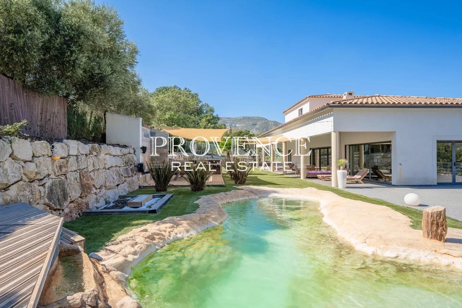 Maison à louer, 220m², Aubagne
