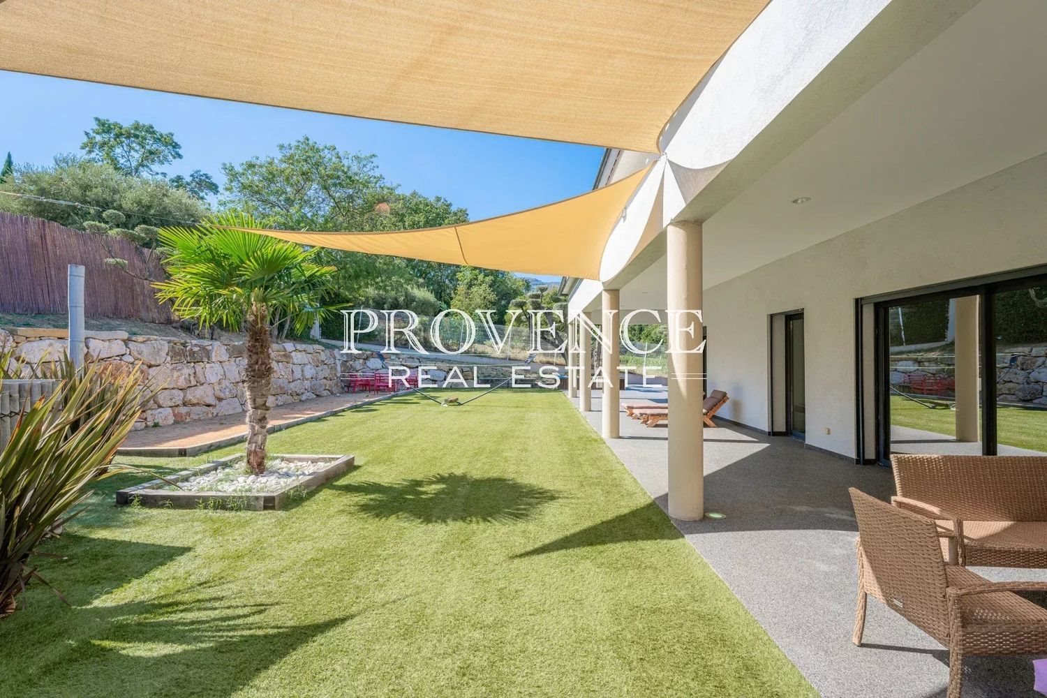 Maison à louer, 220m², Aubagne