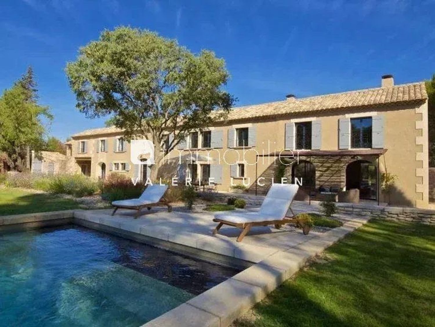 Maison à louer, 300m², Saint-Rémy-de-Provence