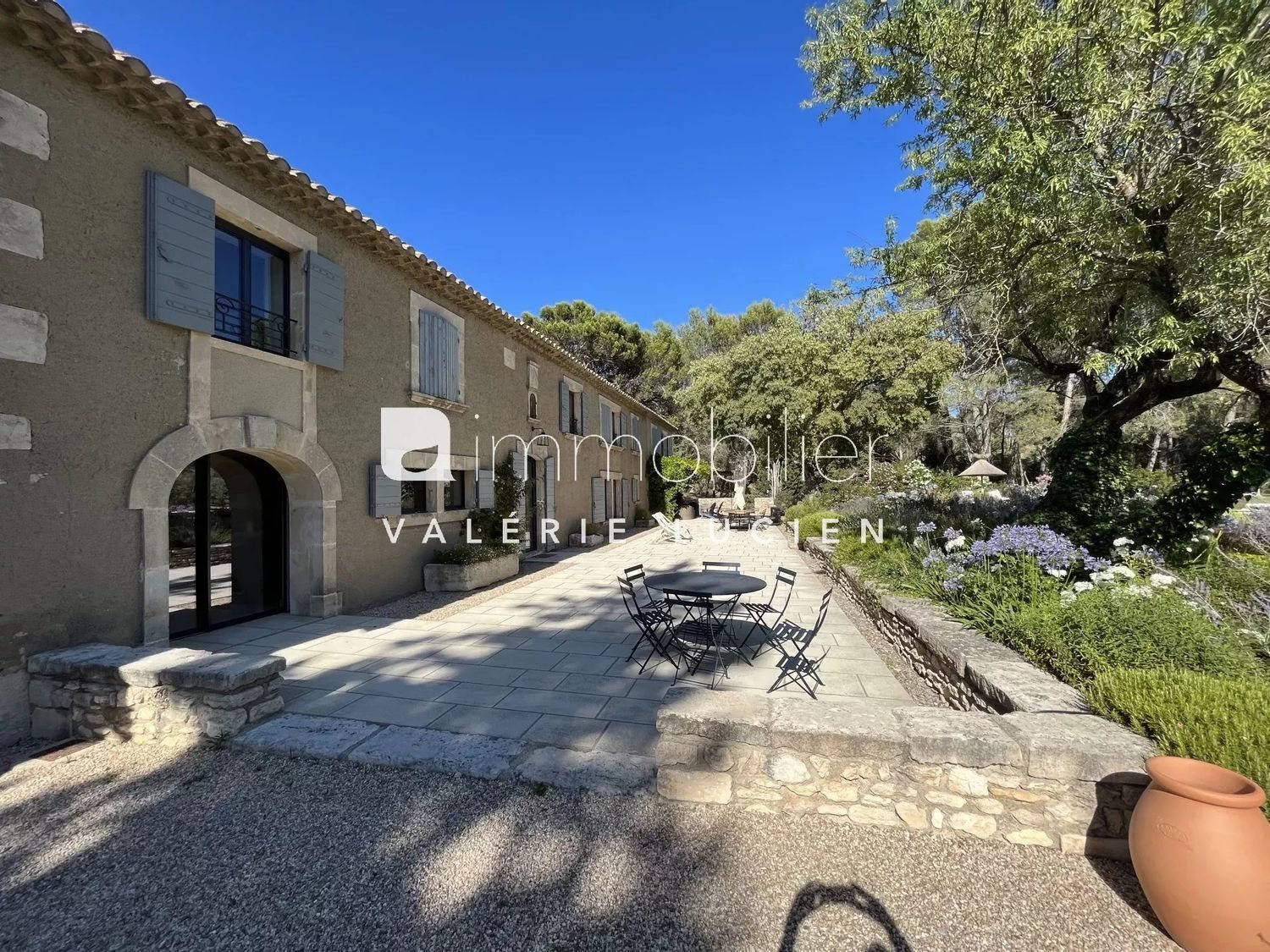 Maison à louer, 300m², Saint-Rémy-de-Provence