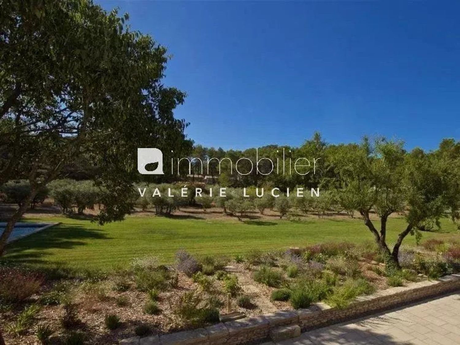 Maison à louer, 300m², Saint-Rémy-de-Provence