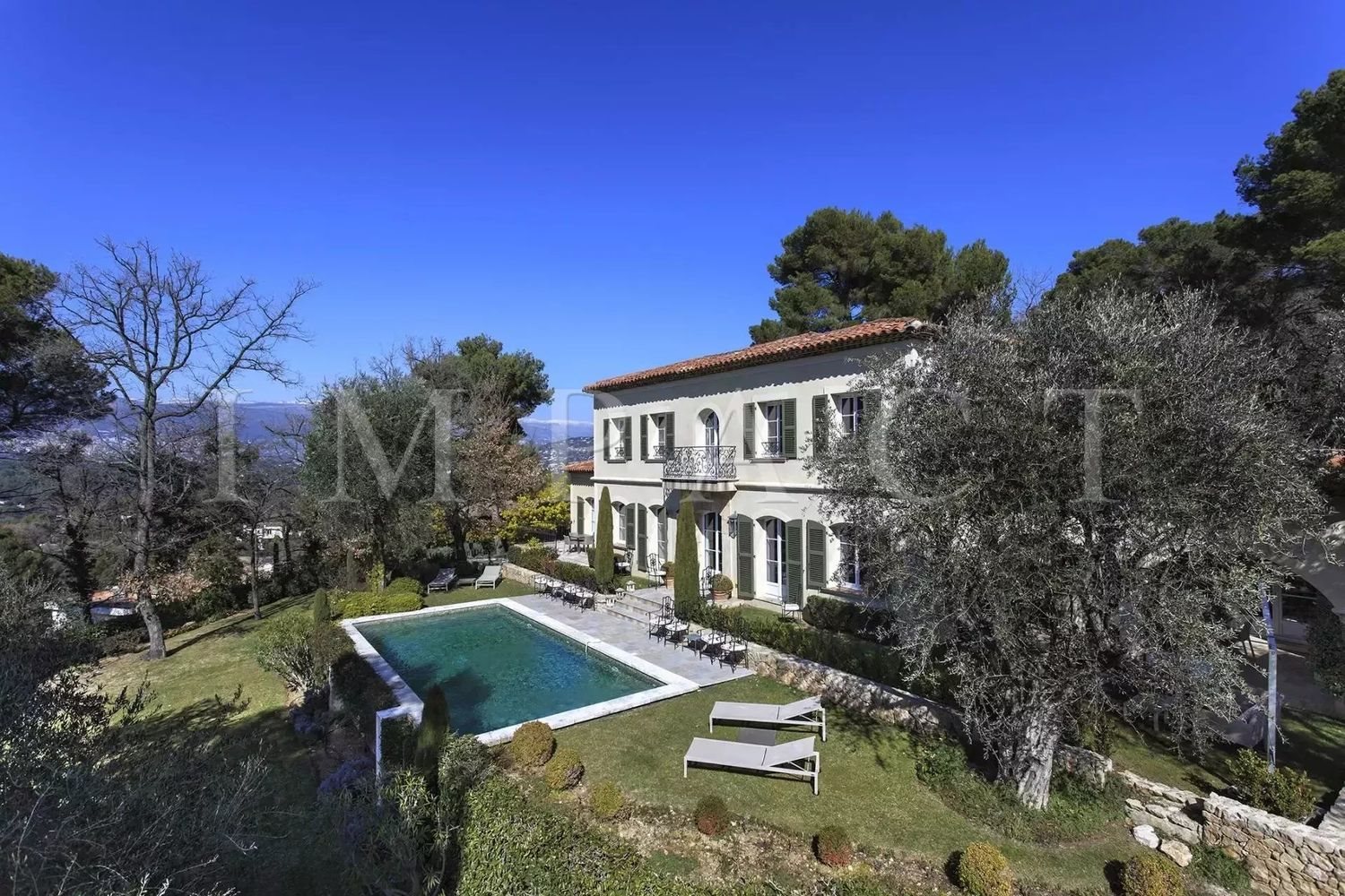 Maison à louer, 350m², Mougins
