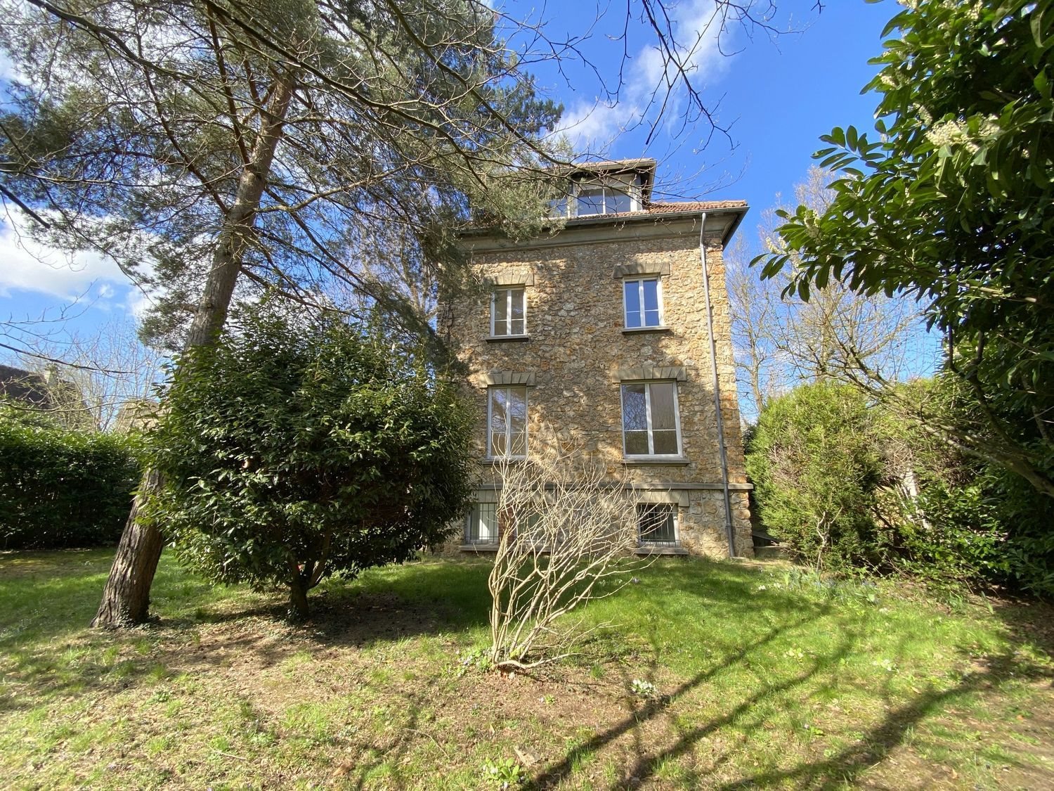 Maison à louer, 185m², Garches