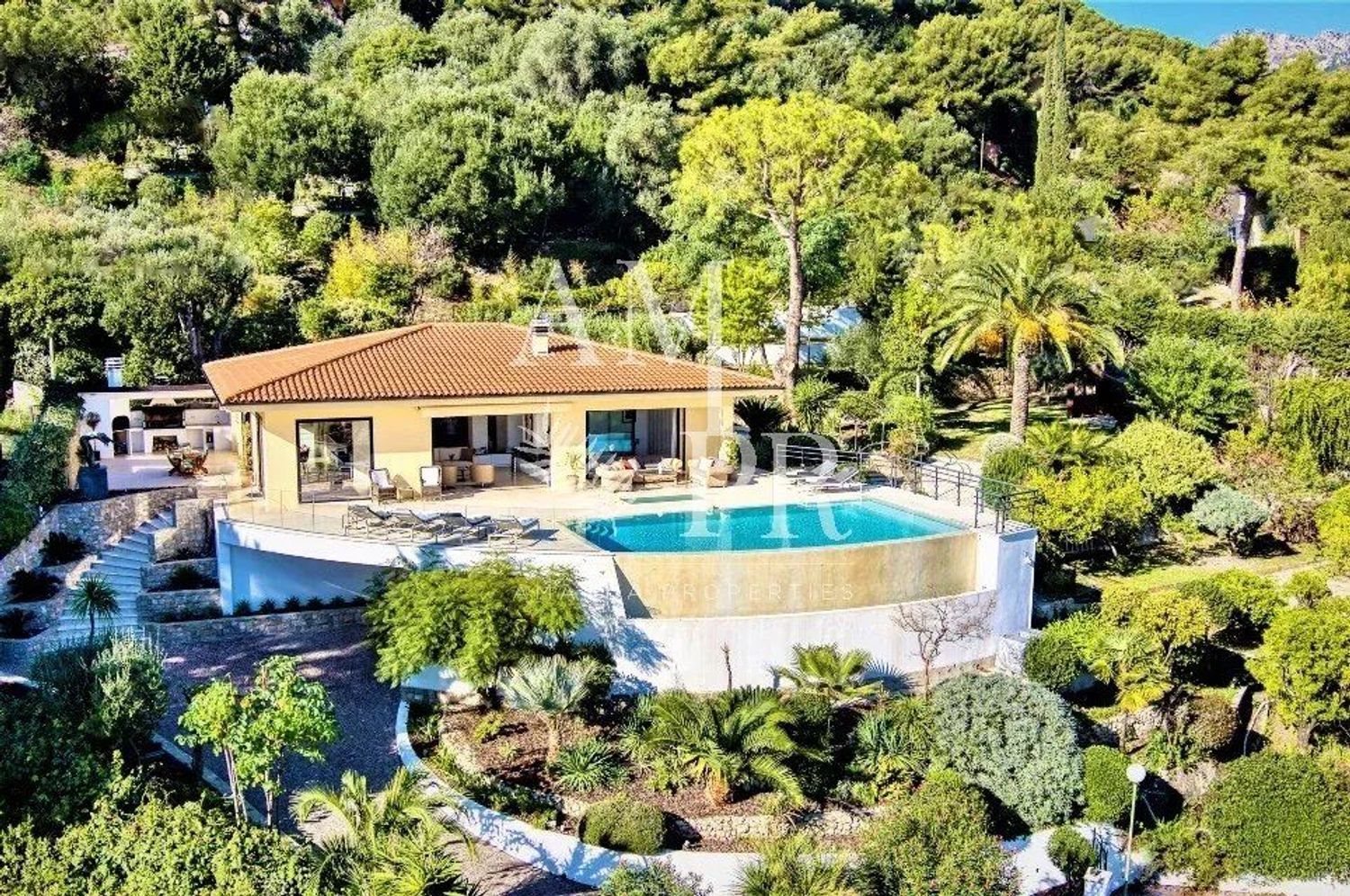 Maison à louer, 250m², Roquebrune-Cap-Martin