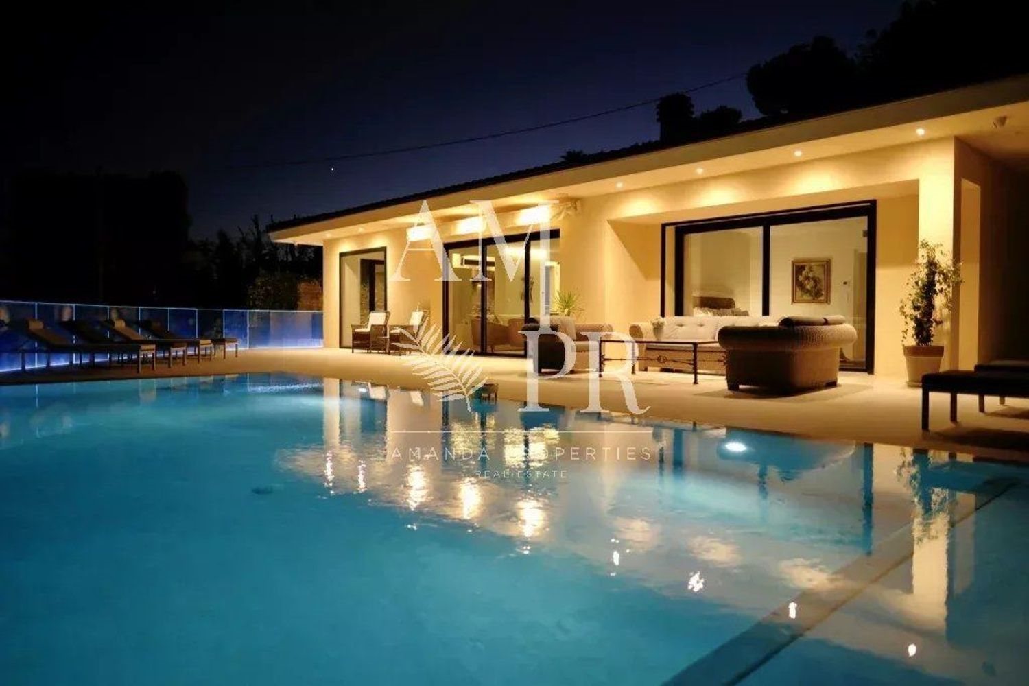 Maison à louer, 250m², Roquebrune-Cap-Martin