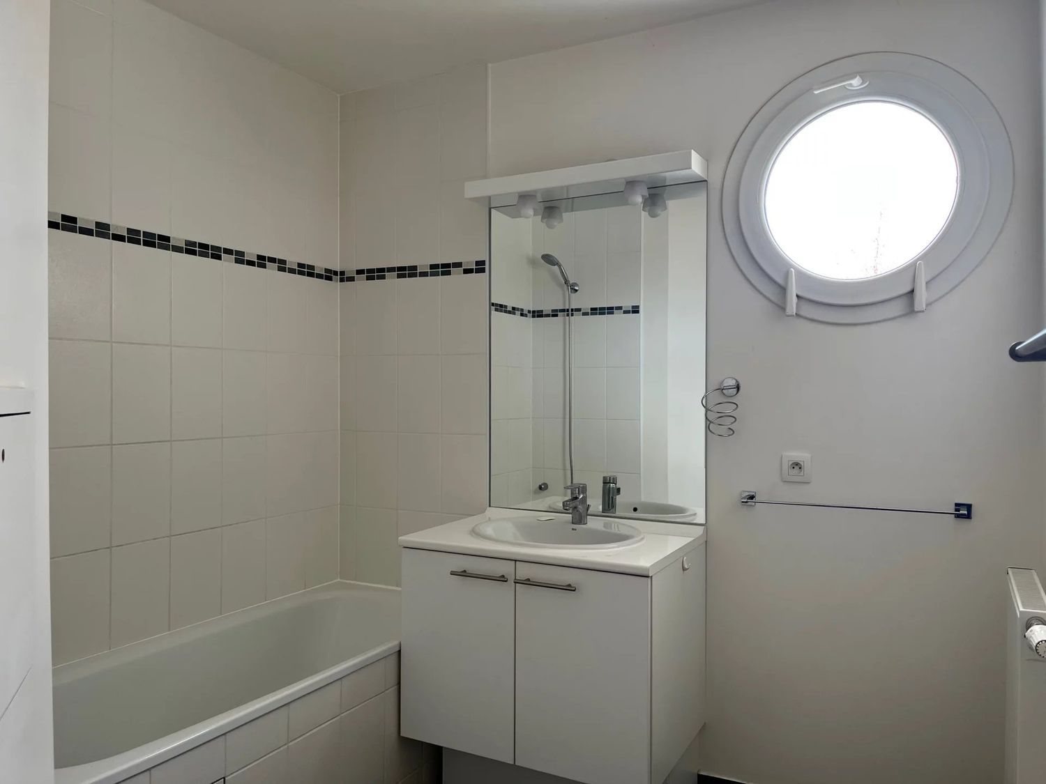 Appartement à louer, 45m², Saint-Rémy-l'Honoré