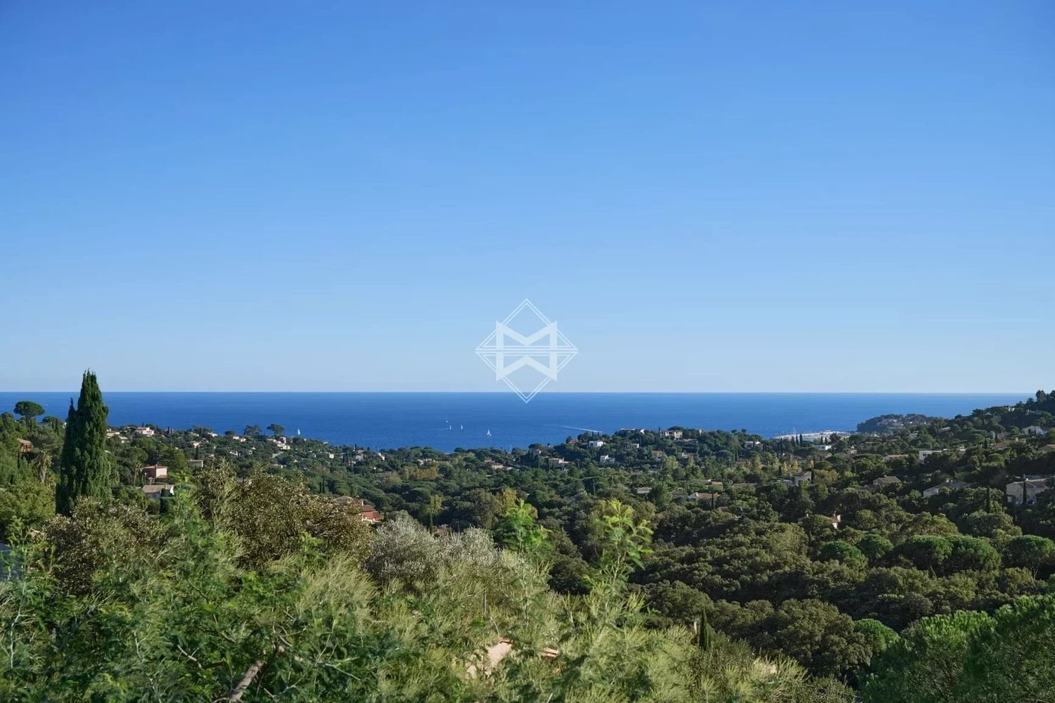 Maison à louer, 320m², Cavalaire-sur-Mer