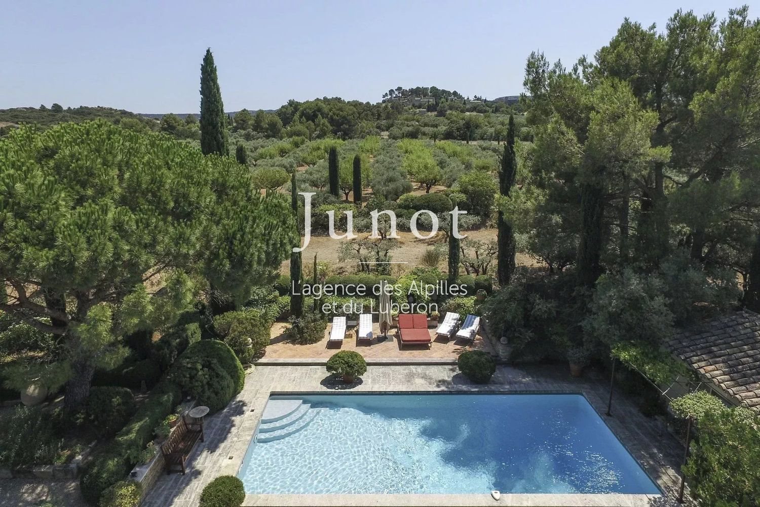Maison à louer, 270m², Eygalières