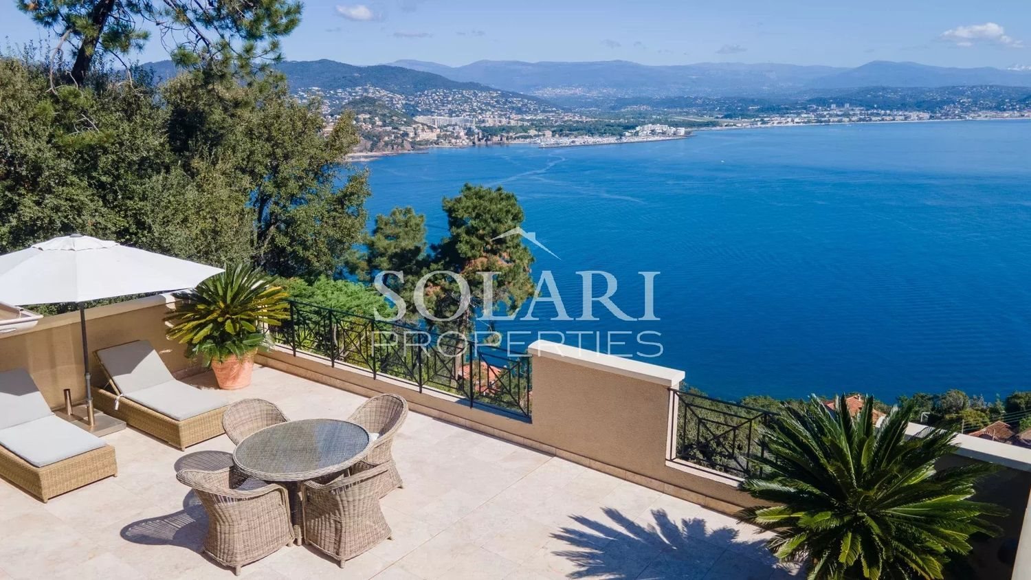 Maison à louer, 180m², Théoule-sur-Mer