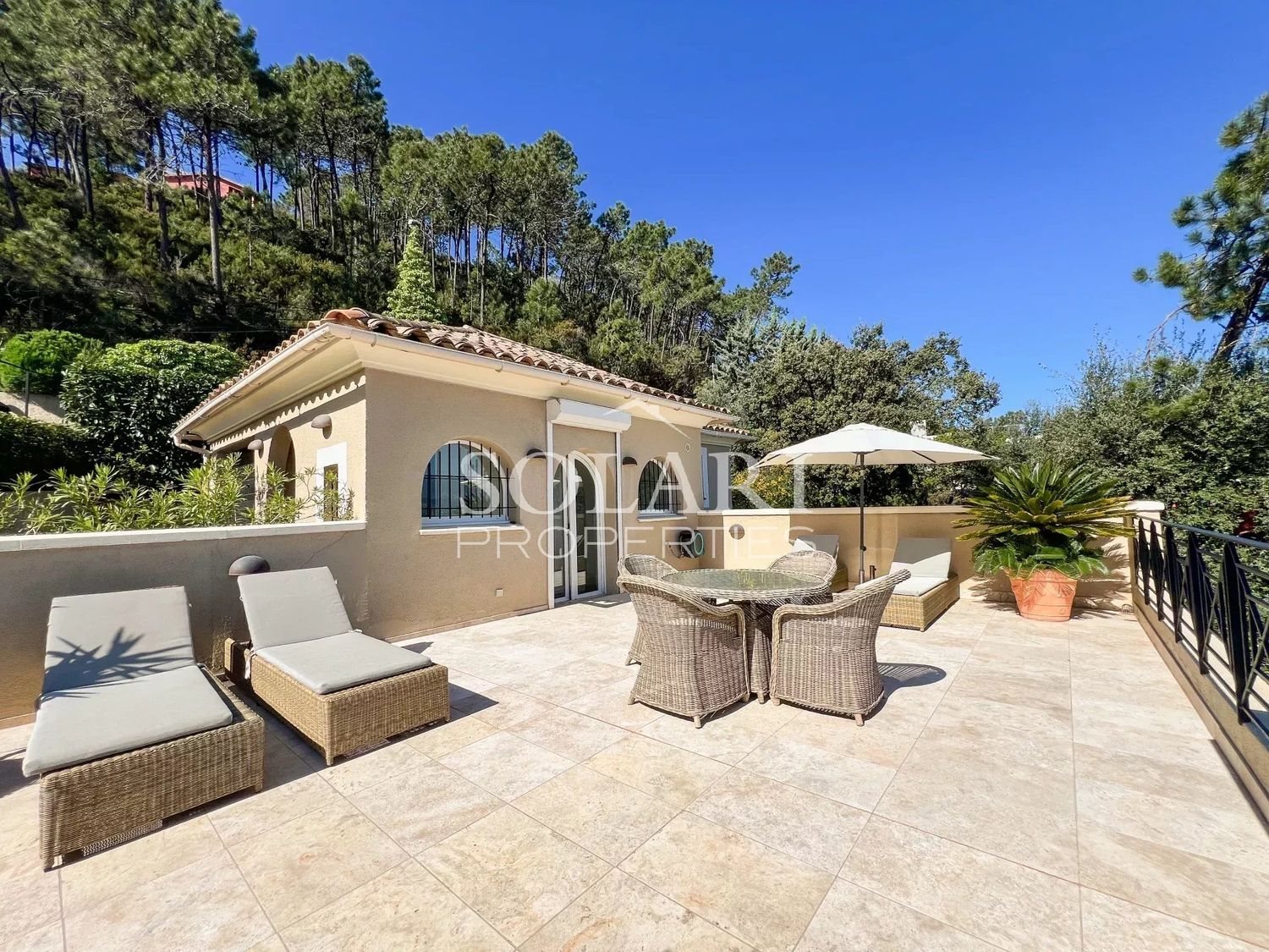 Maison à louer, 180m², Théoule-sur-Mer