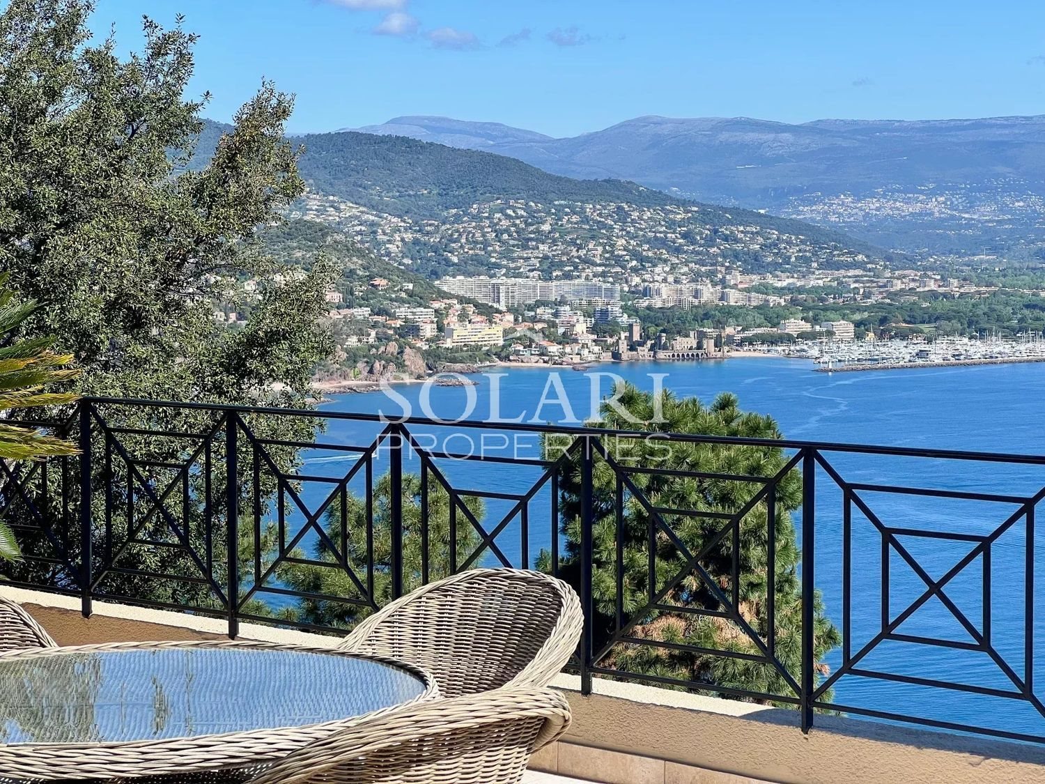 Maison à louer, 180m², Théoule-sur-Mer