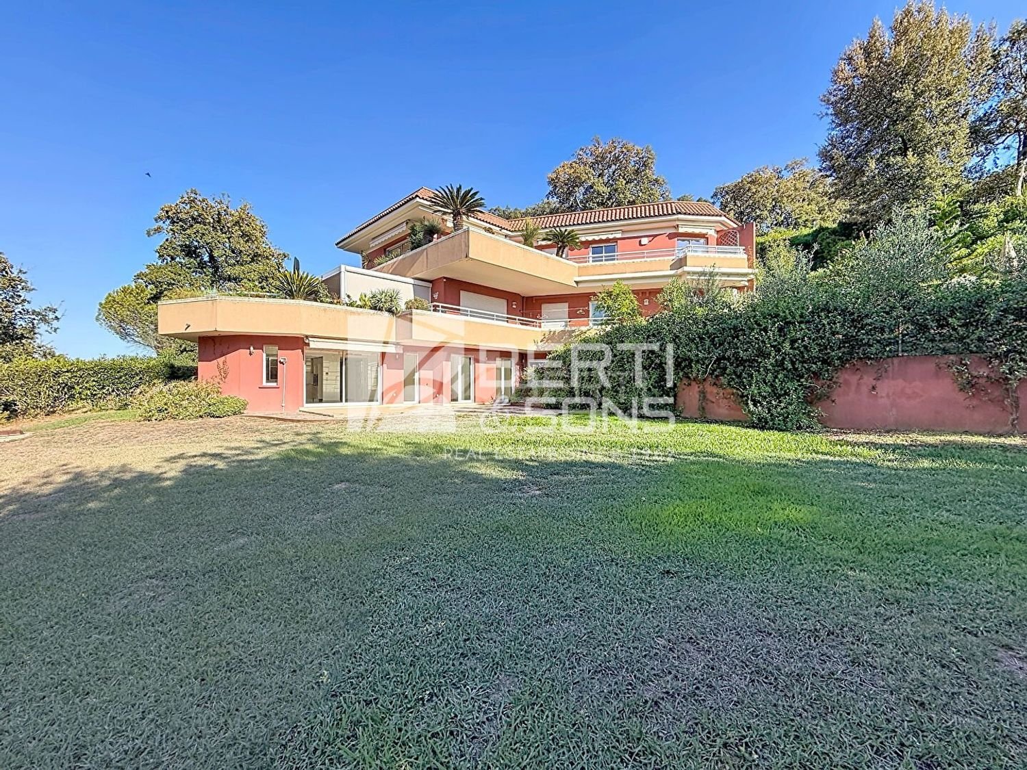 Appartement à louer, 135m², Mandelieu-la-Napoule
