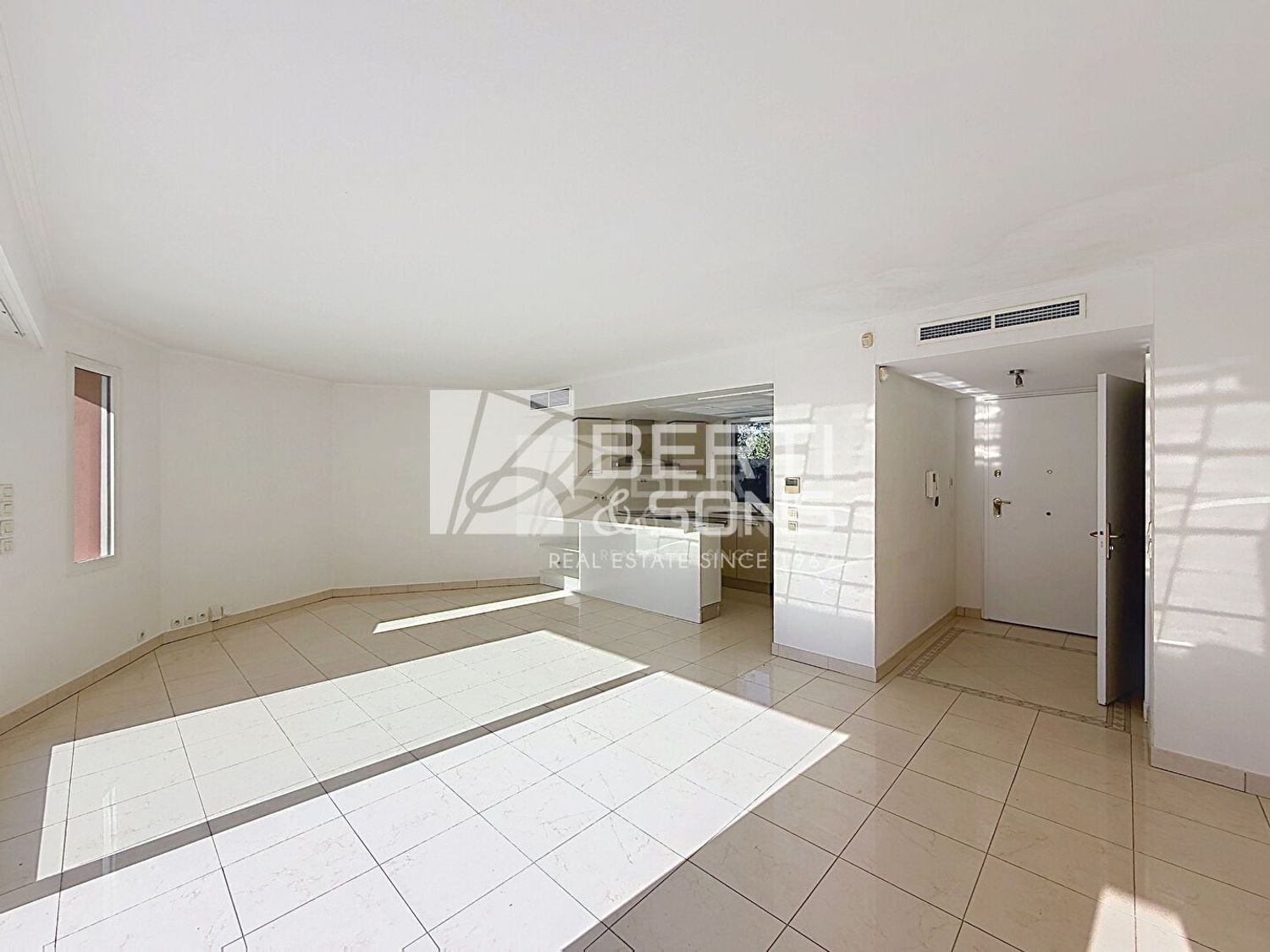 Appartement à louer, 135m², Mandelieu-la-Napoule