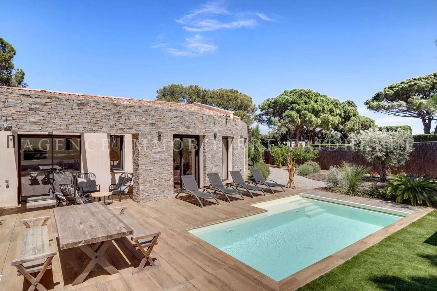 Maison à louer, 11m², Saint-Tropez