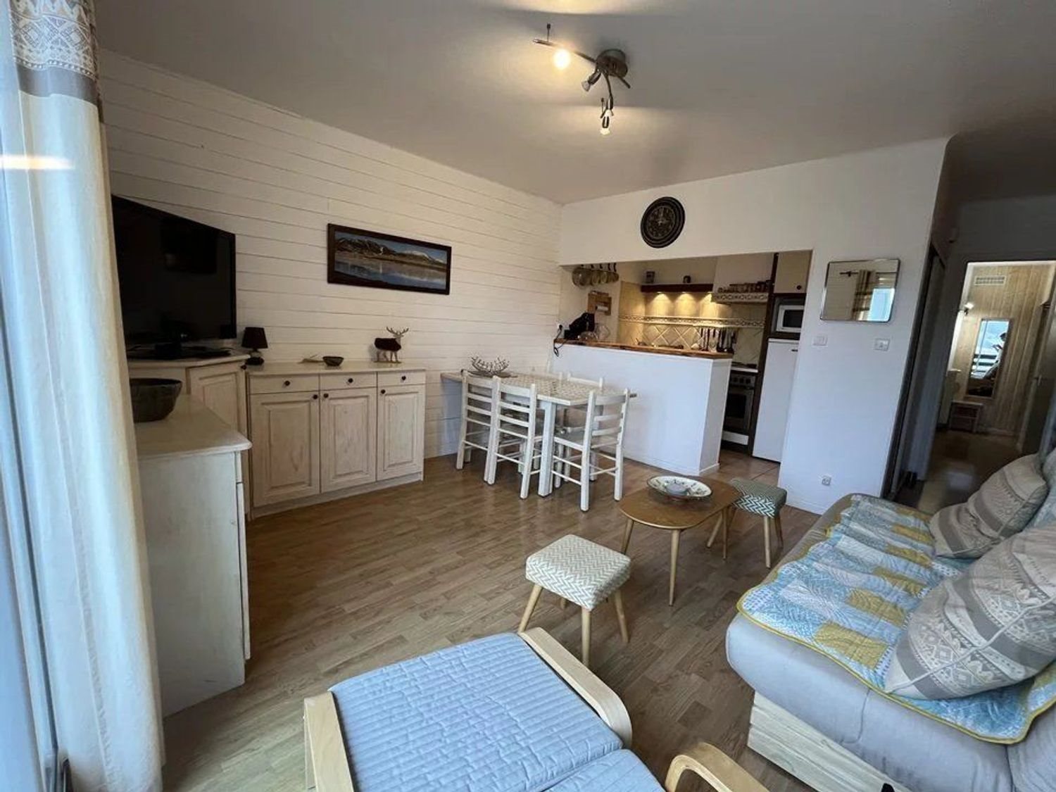 Appartement à louer, 40m², La Cluse-et-Mijoux