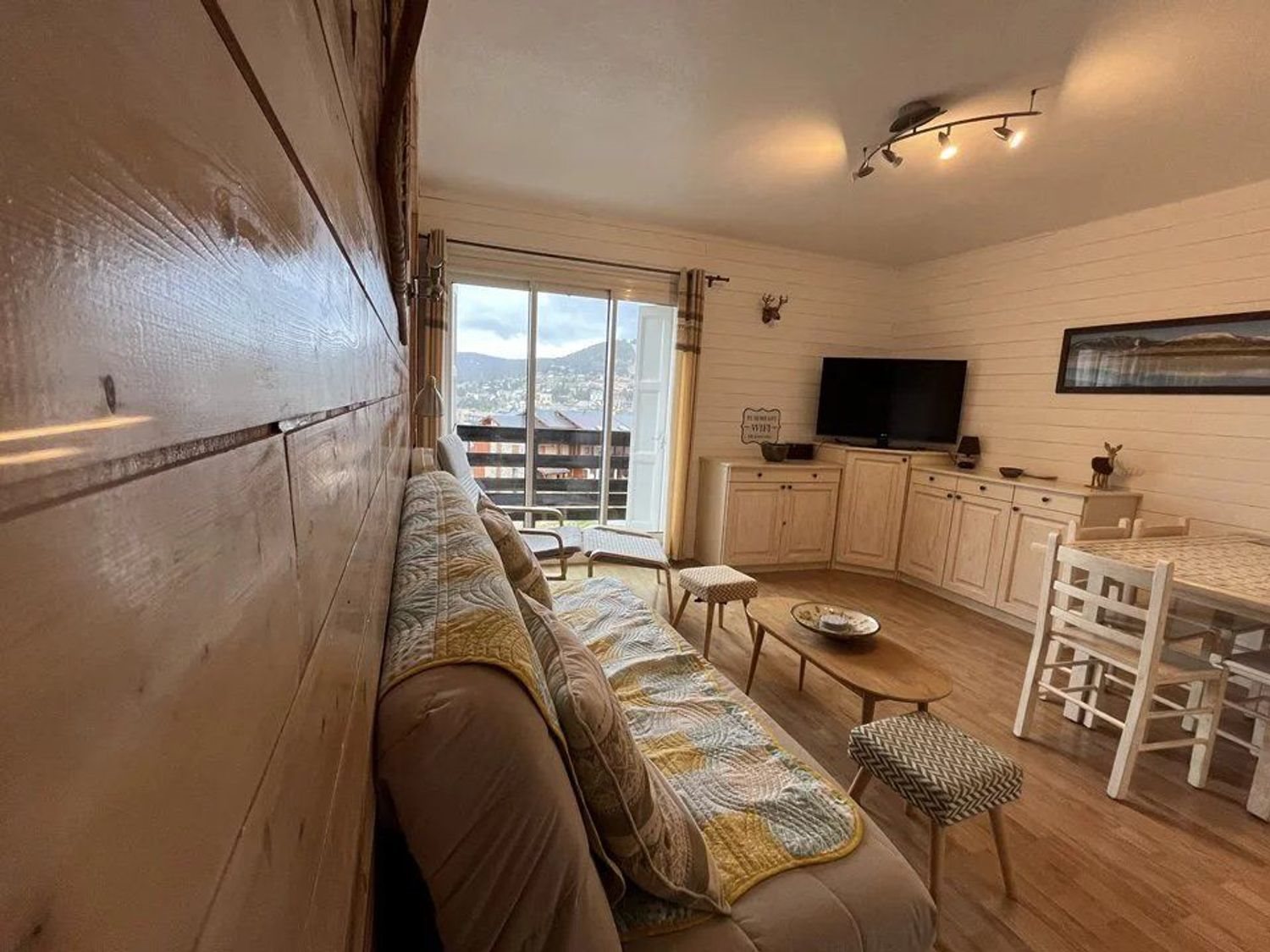 Appartement à louer, 40m², La Cluse-et-Mijoux