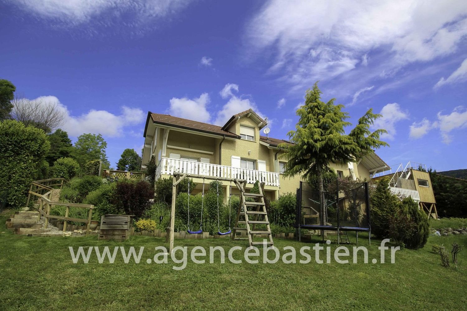 Maison à vendre, 213m², Gex
