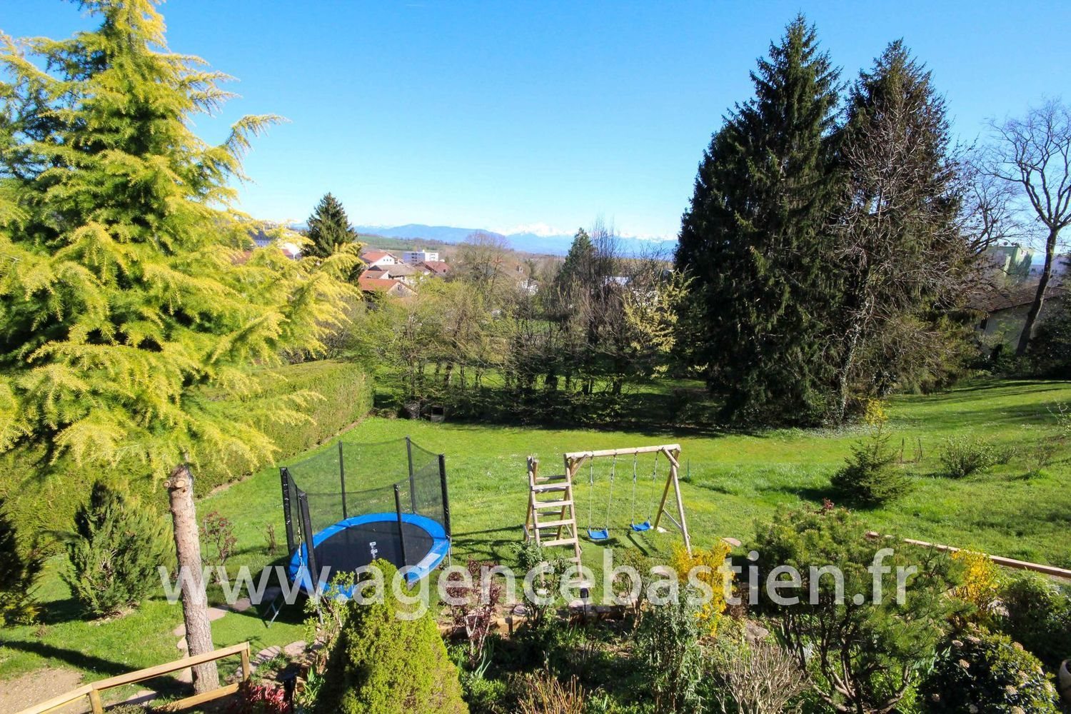 Maison à vendre, 213m², Gex