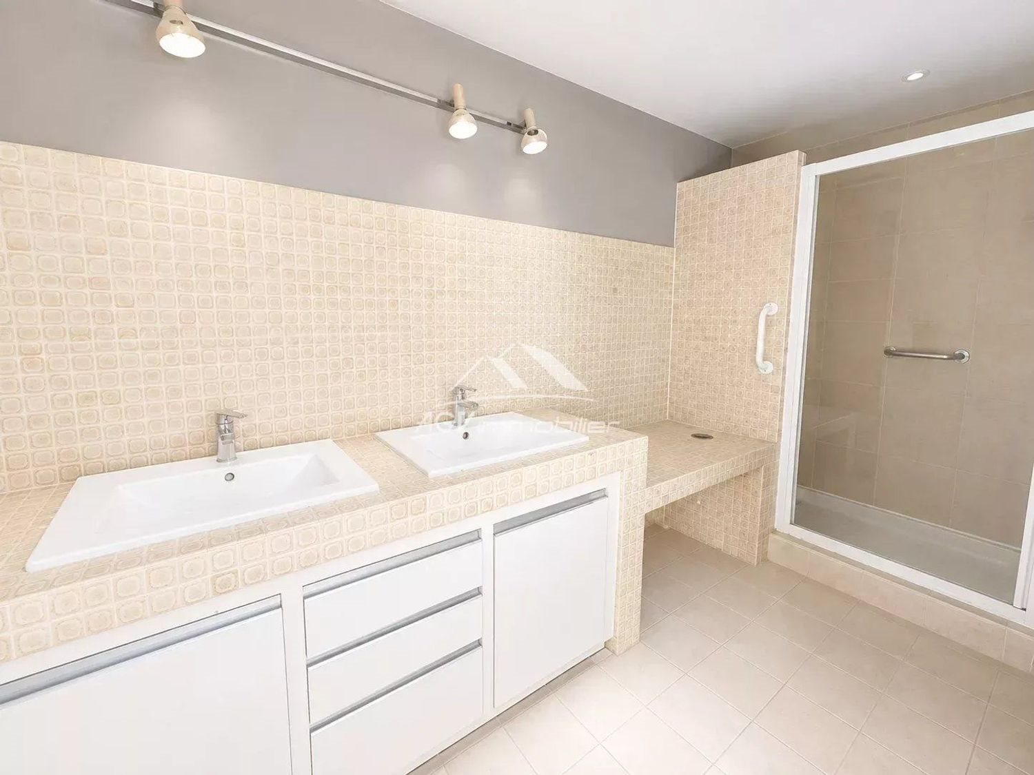 Appartement à vendre, 69m², Alès