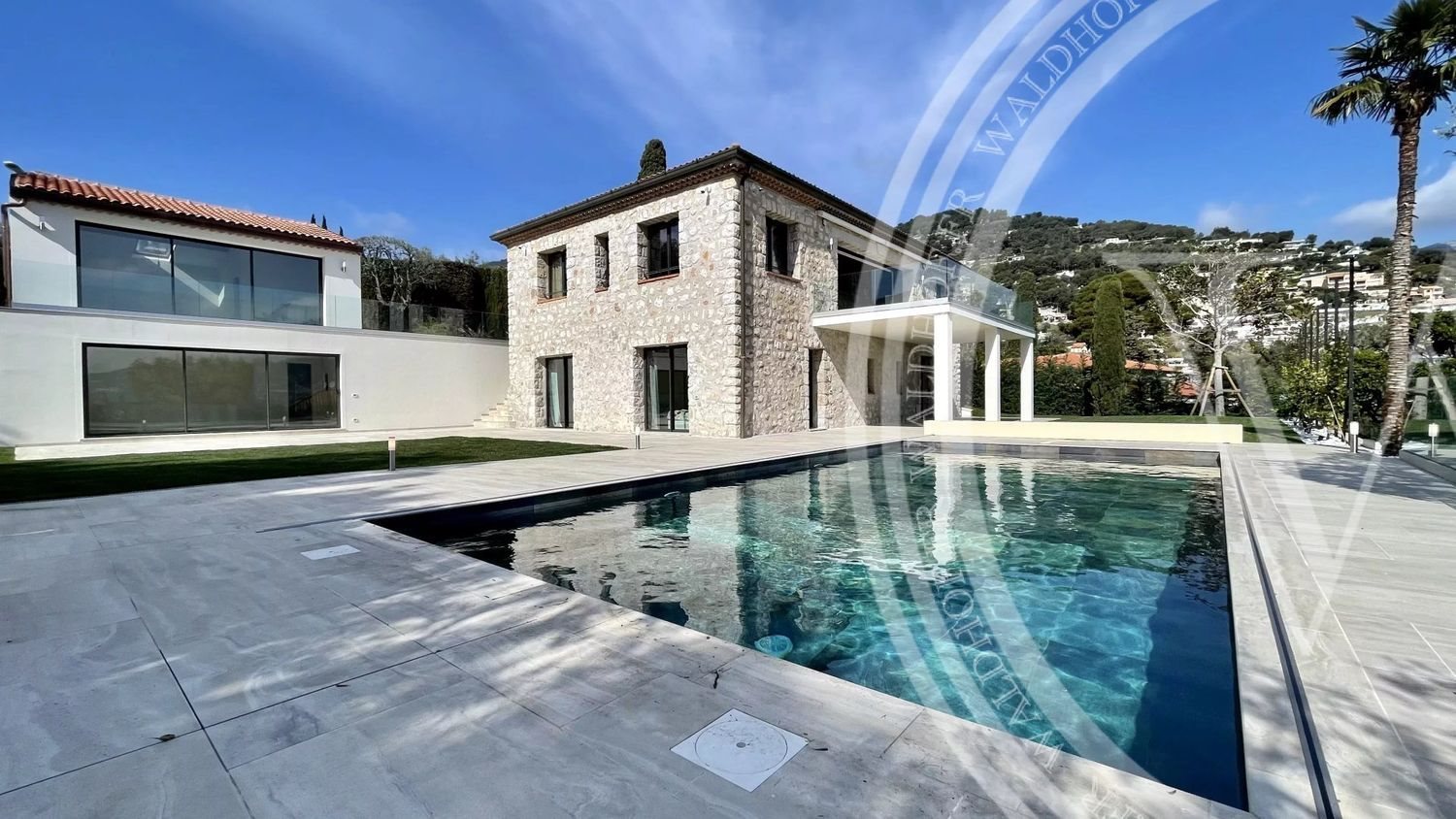 Maison à louer, 400m², Roquebrune-Cap-Martin