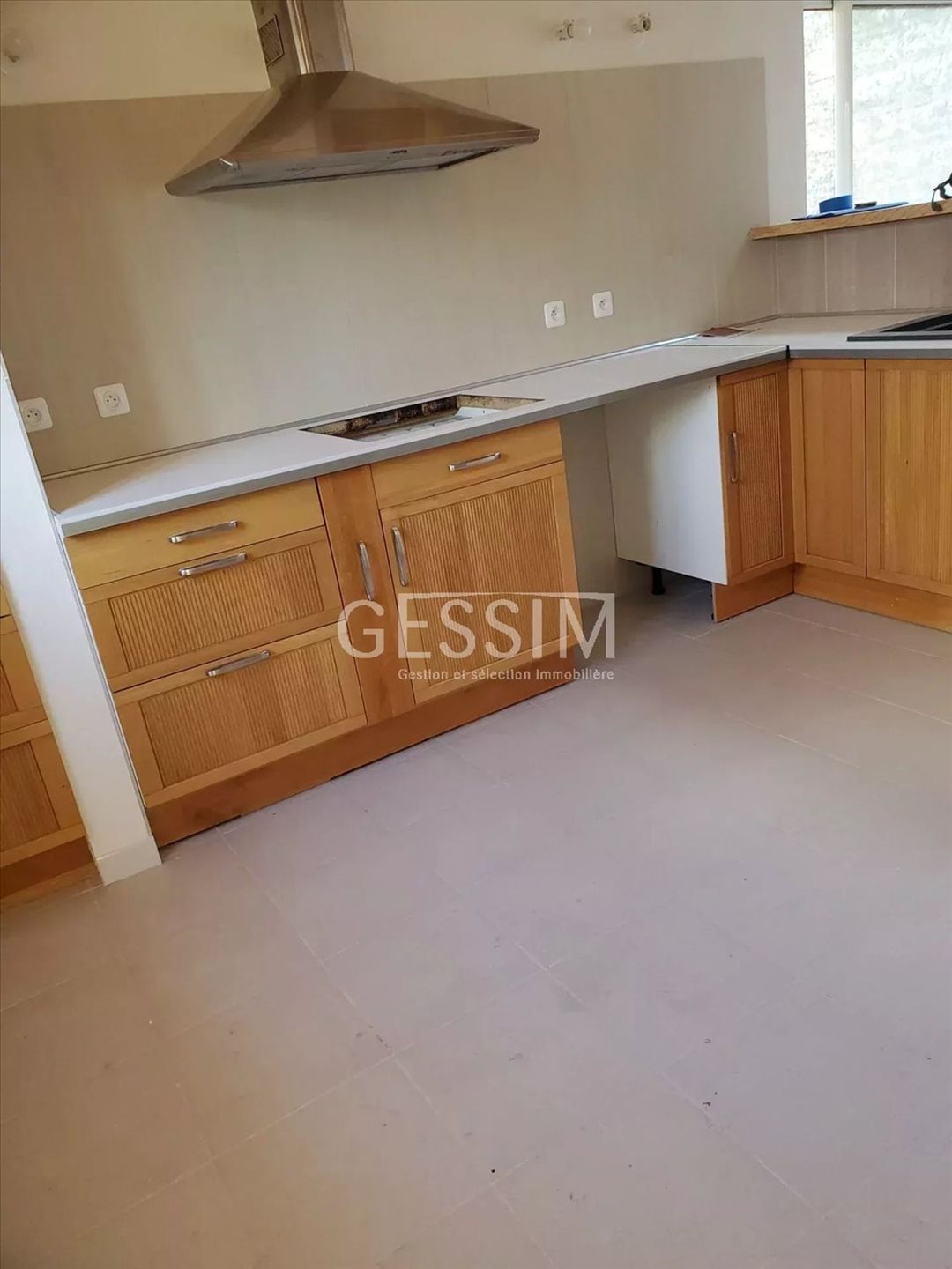 Maison à louer, 132m², Bérat