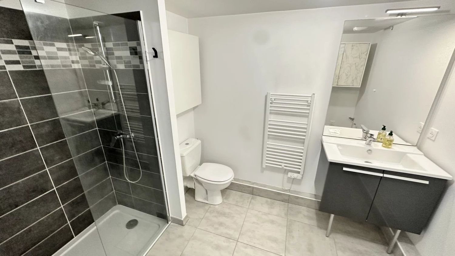 Appartement à louer, 43m², Meyreuil