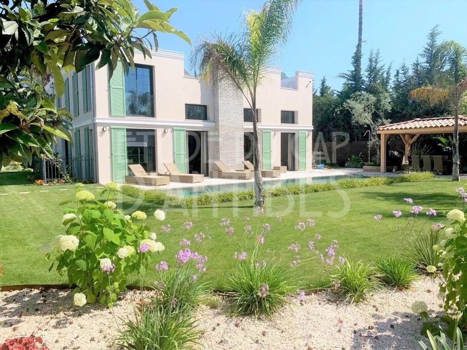 Maison à louer, 330m², Antibes