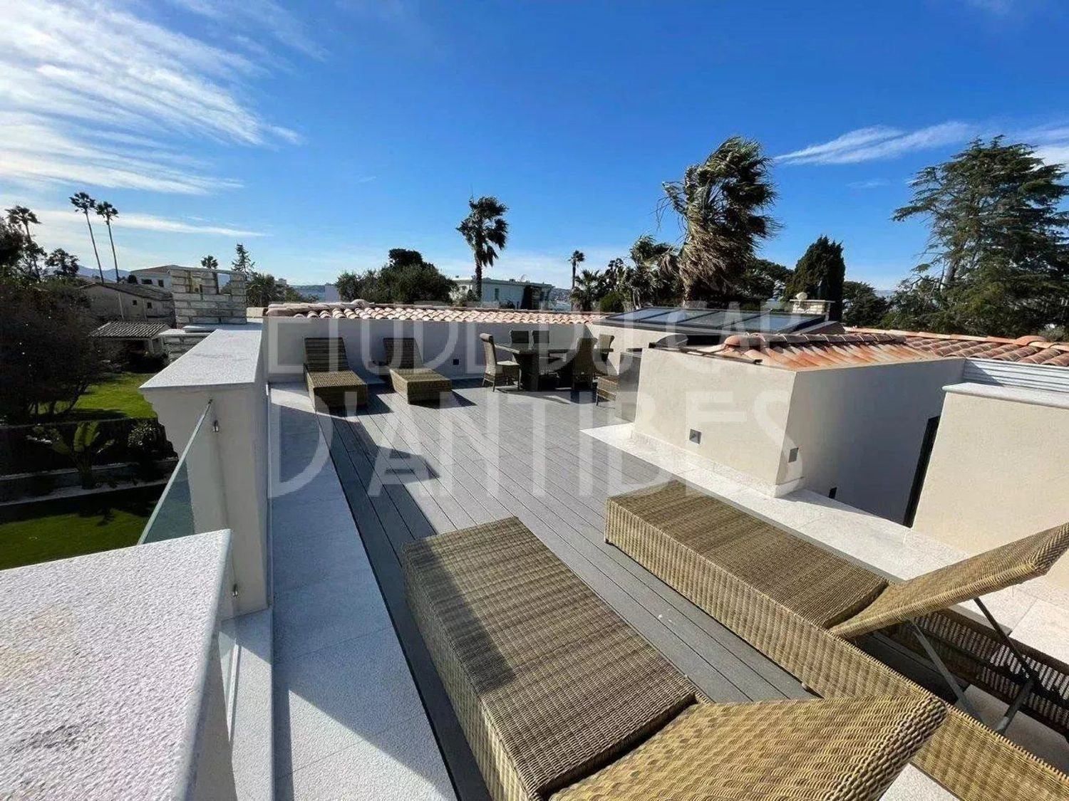Maison à louer, 330m², Antibes