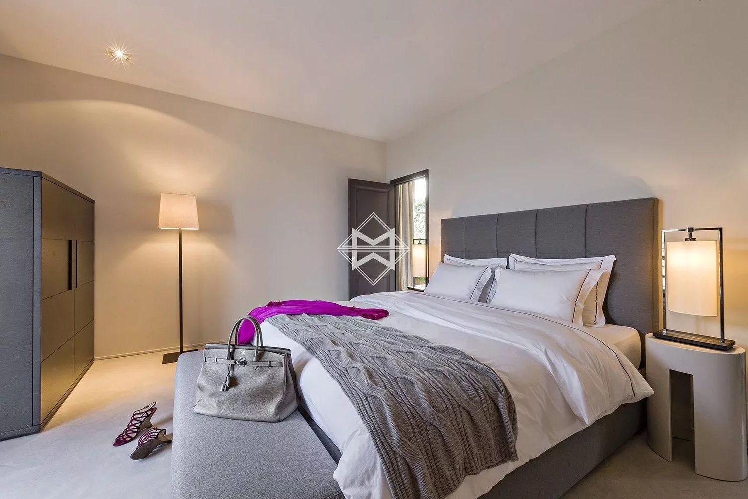 Maison à louer, 350m², Grimaud
