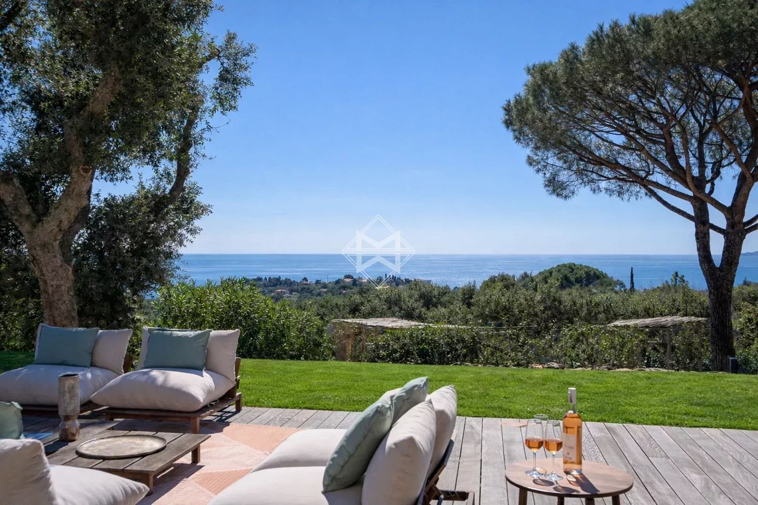 Maison à louer, 270m², La Croix-Valmer