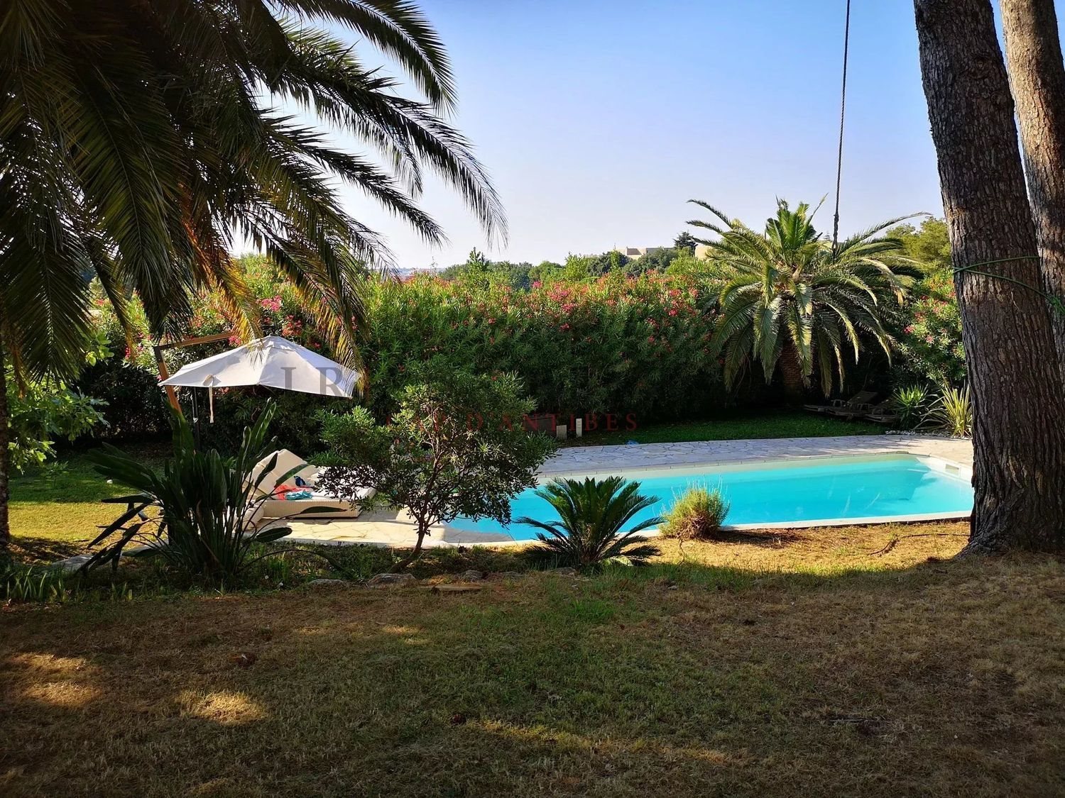 Maison à louer, 250m², Antibes