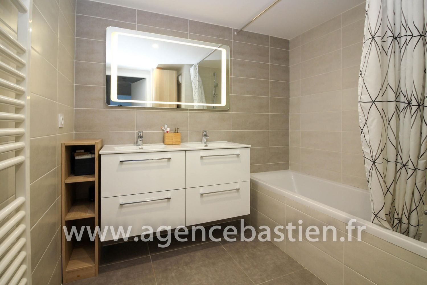 Appartement à vendre, 74m², Divonne-les-Bains